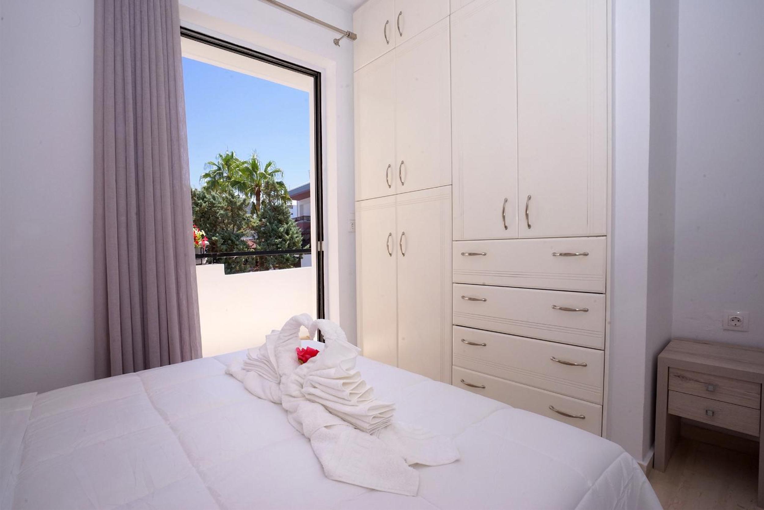Superior Apartment with Side Sea View  photo 3