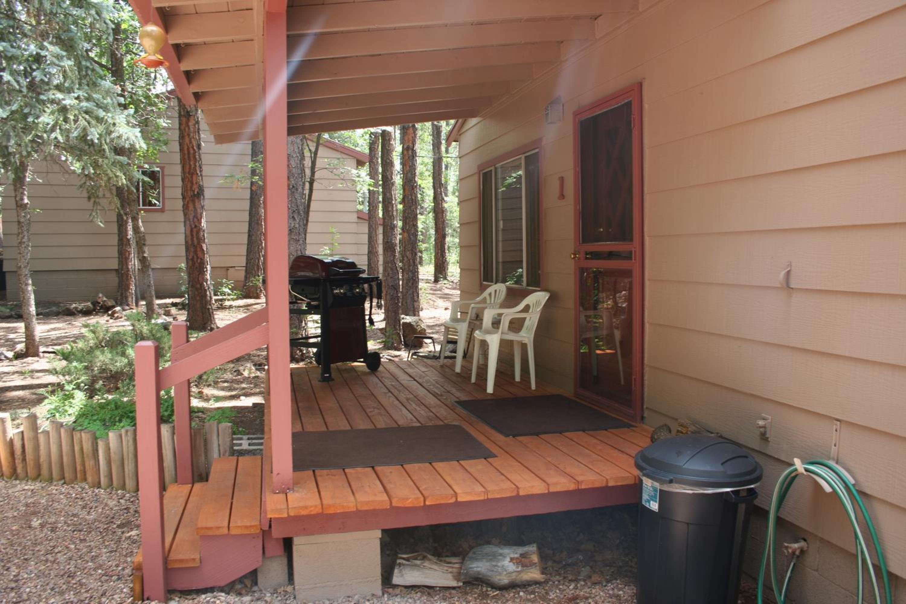 One-Bedroom Cabin photo 2