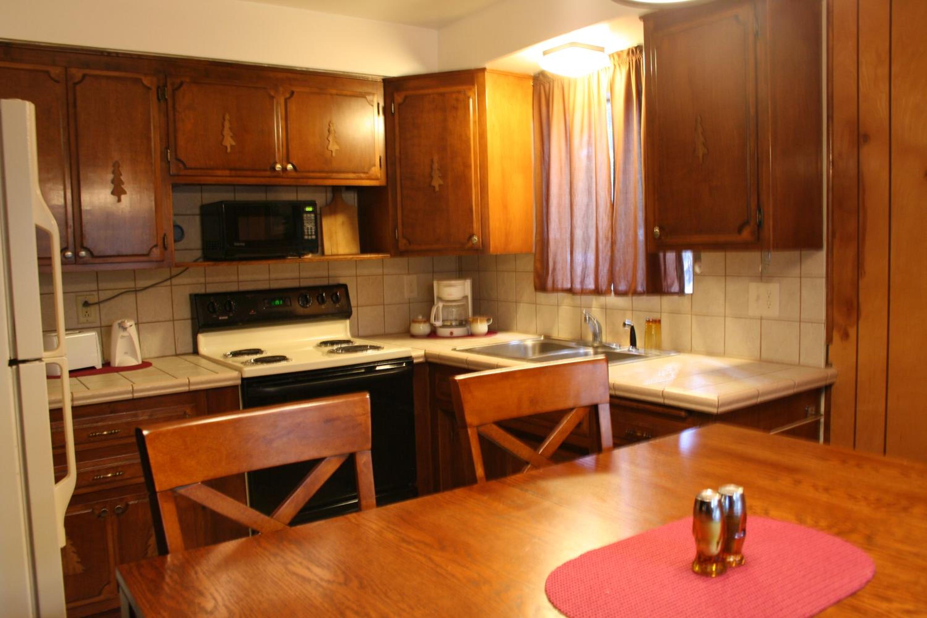 Two-Bedroom Cabin  photo 3