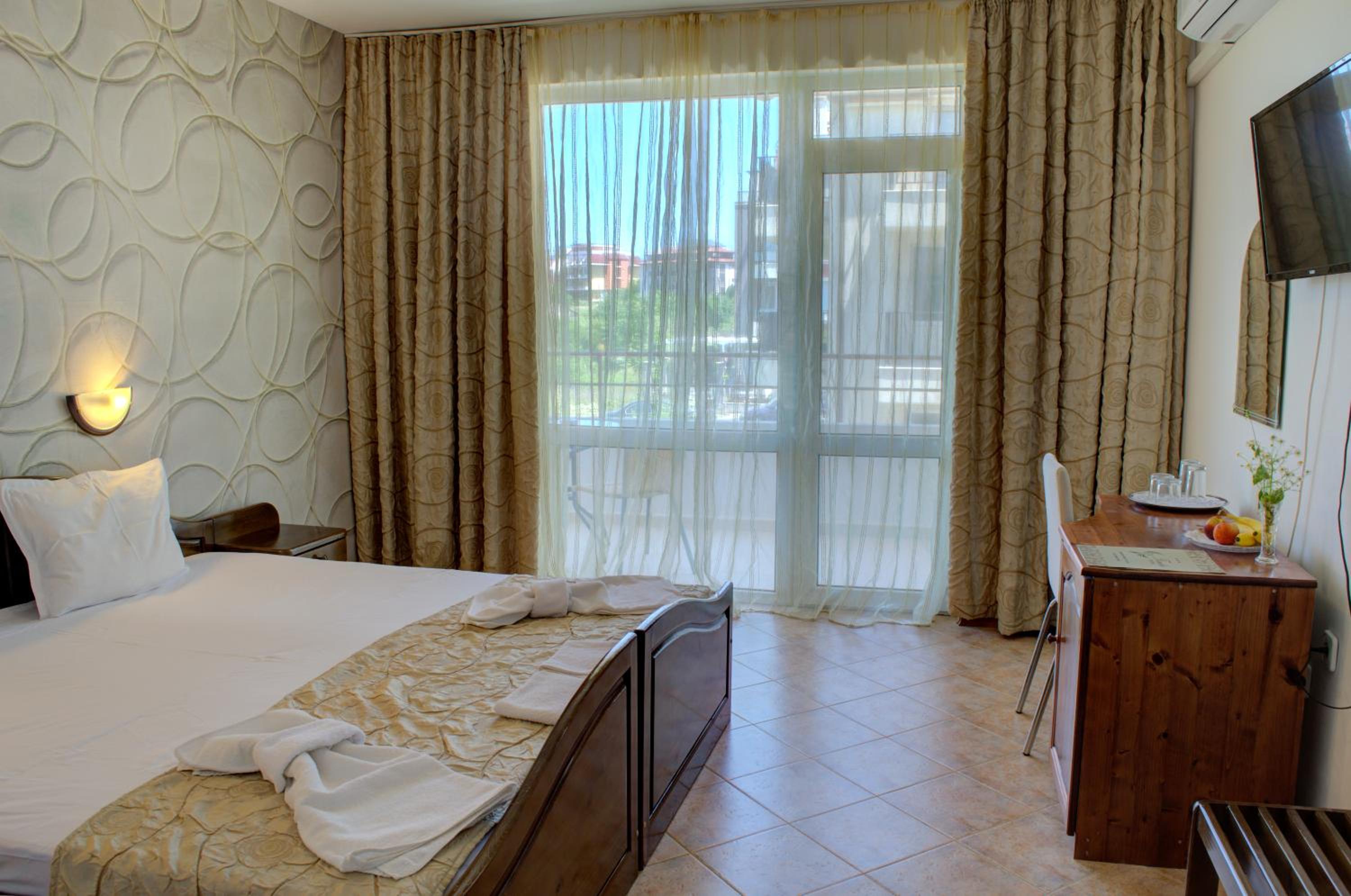 Double or Twin Room with Balcony photo 3