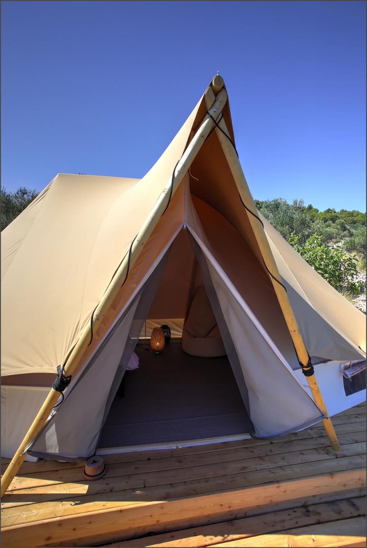 Tent - Photo 13