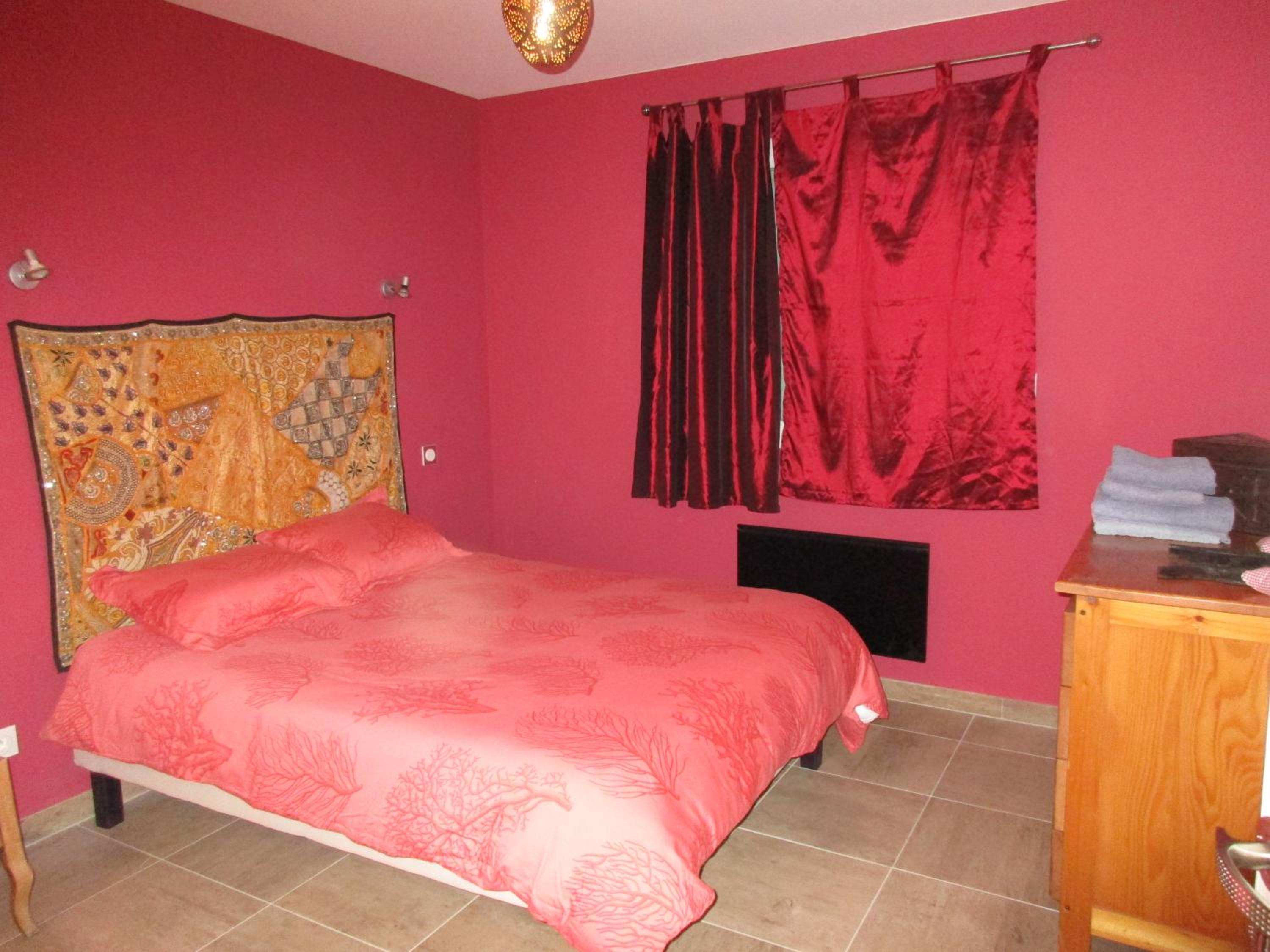 Five-Bedroom House photo 3