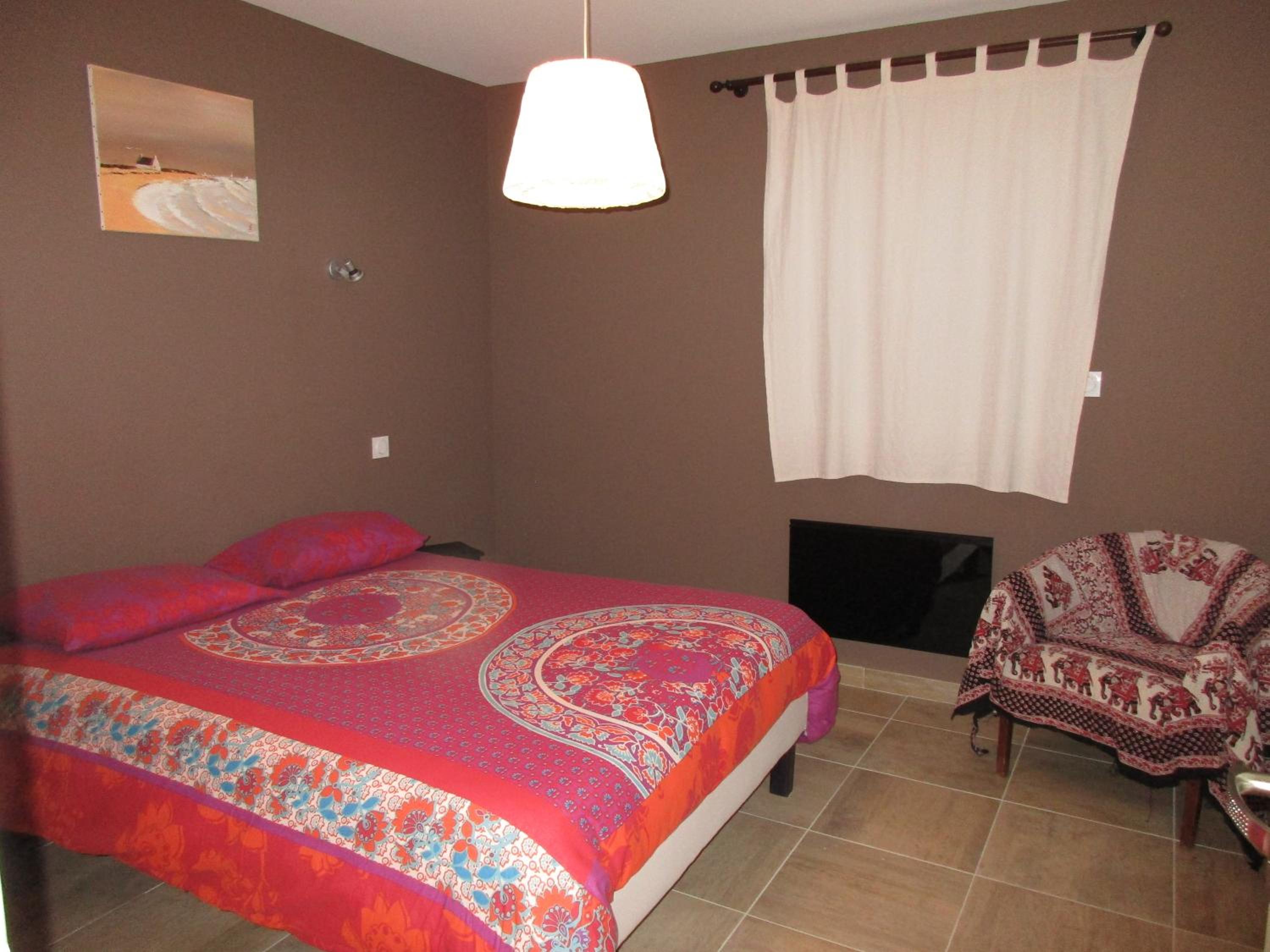 Five-Bedroom House photo 2