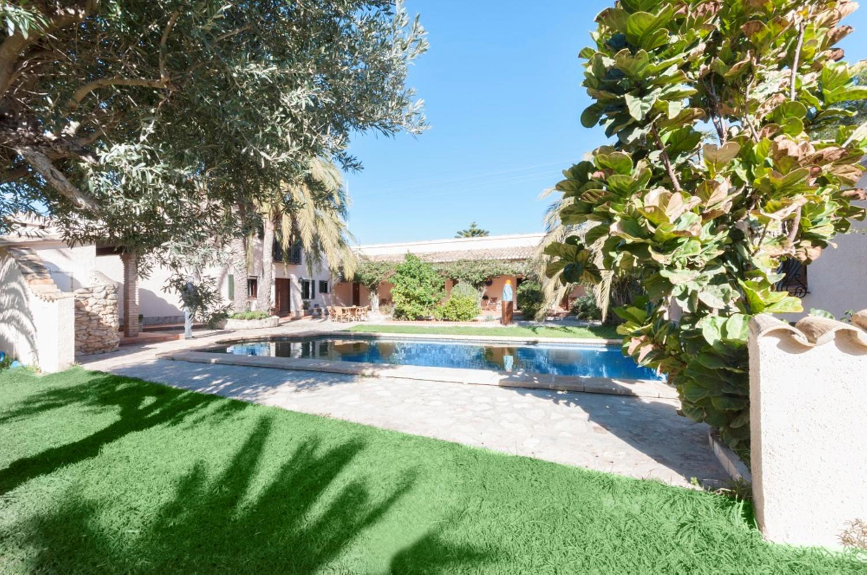 Three-Bedroom Villa photo 2