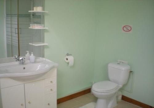 Double Room with Private Bathroom - Photo 5