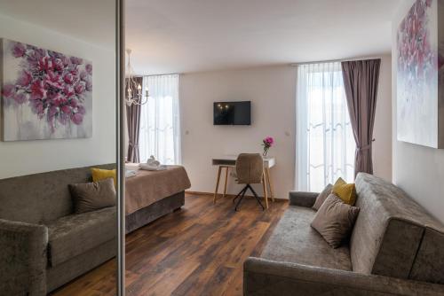 Family Room with Balcony - Photo 6