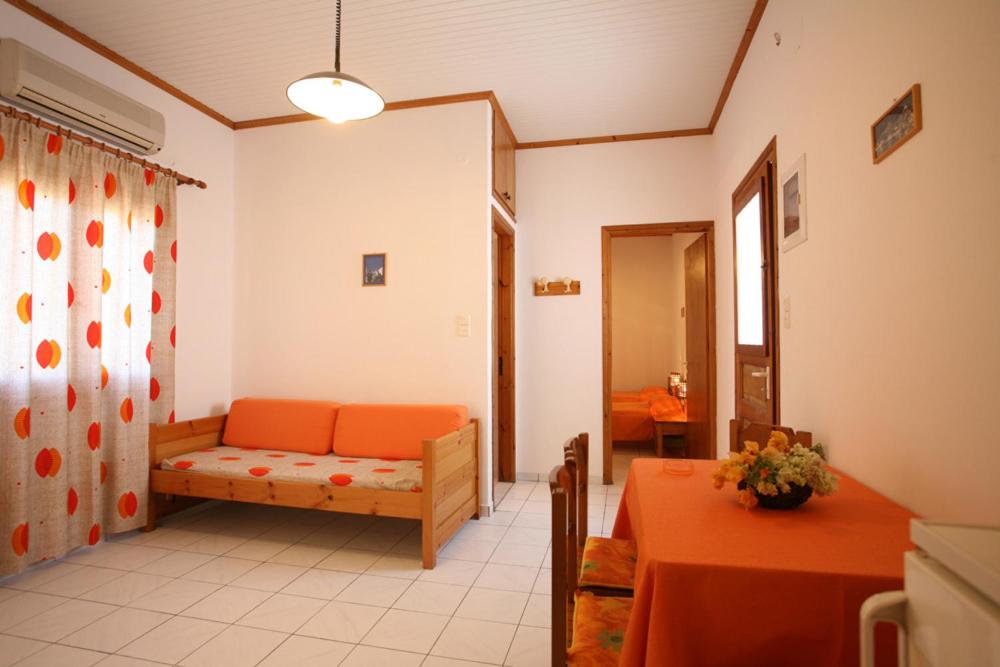One-Bedroom Apartment - Photo 6
