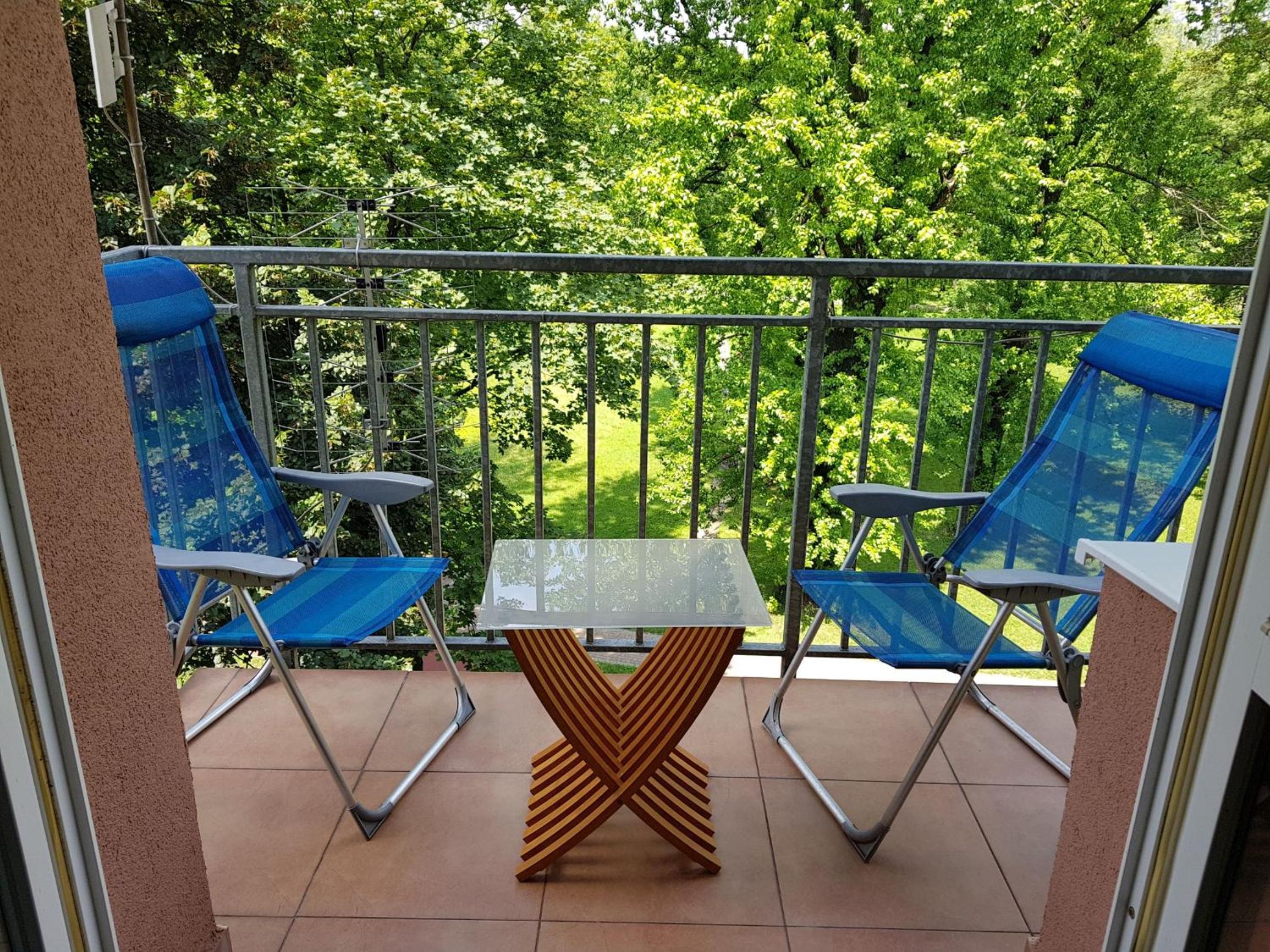 Apartment with Balcony photo 2