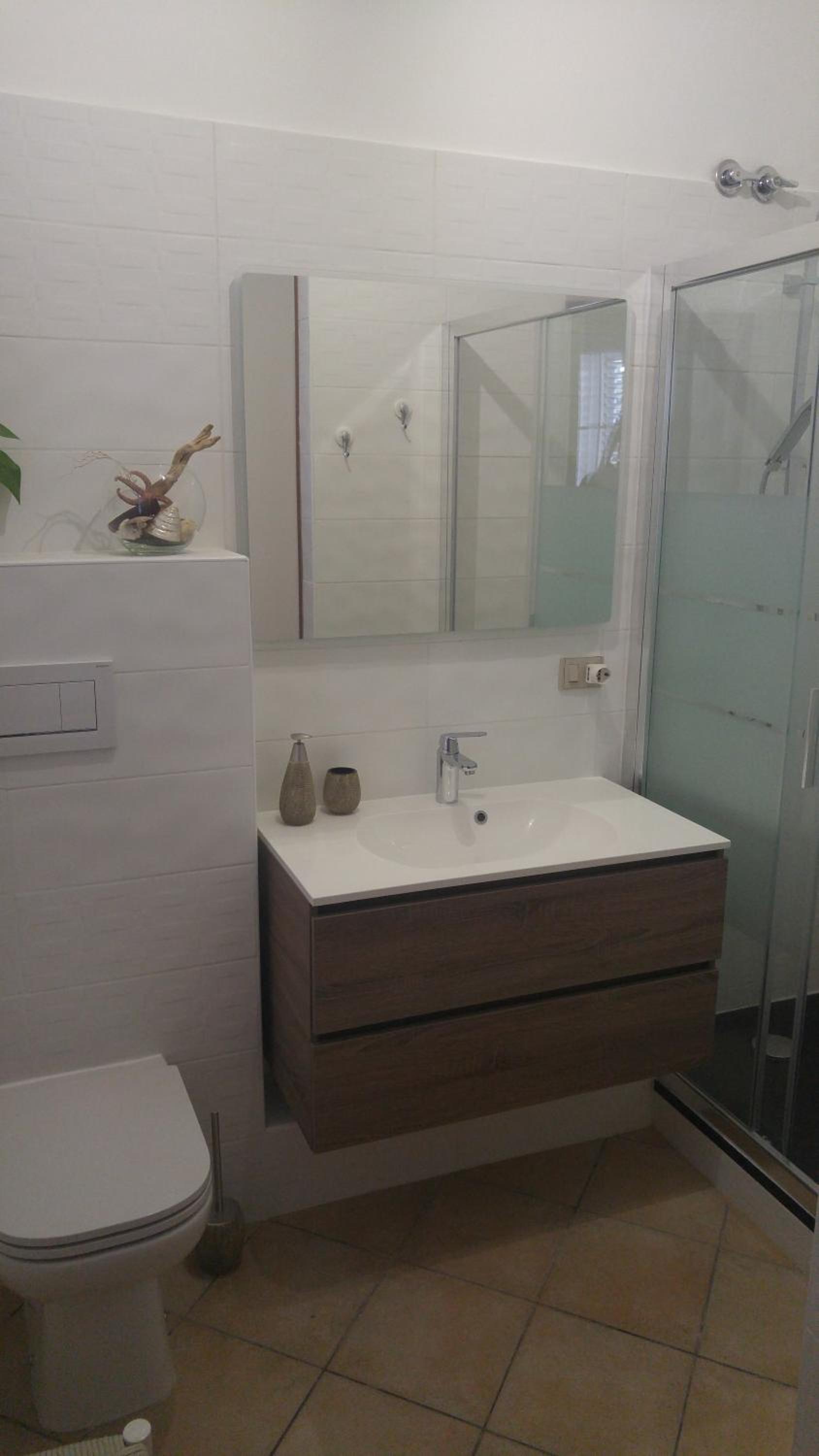 Twin Room with Private Bathroom