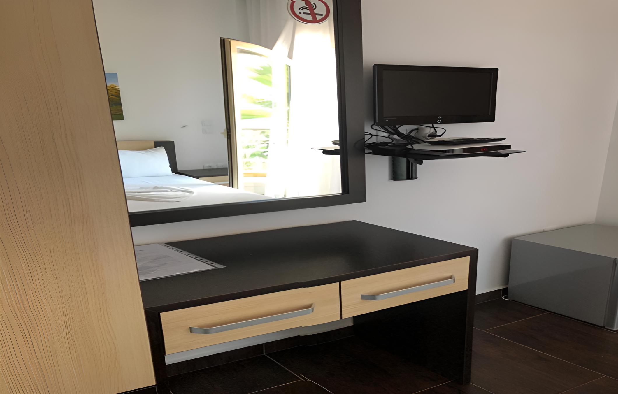 Economy Triple Room