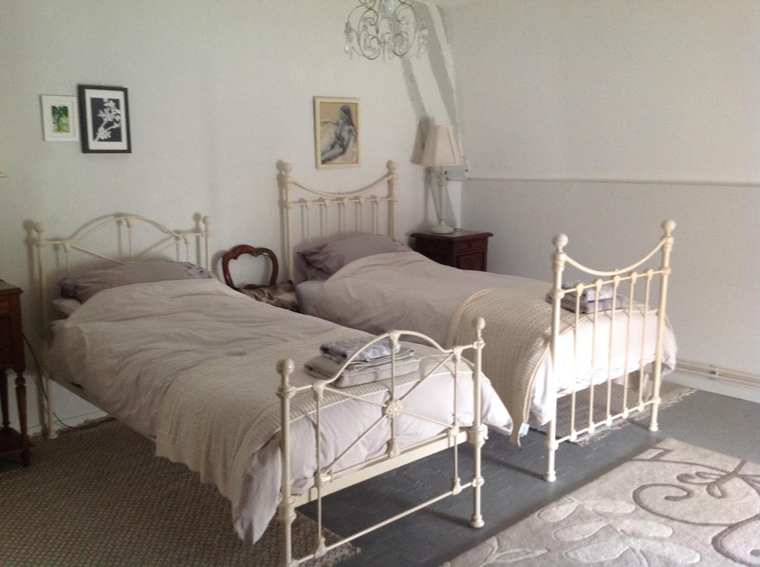 Deluxe Twin Room - Photo 12