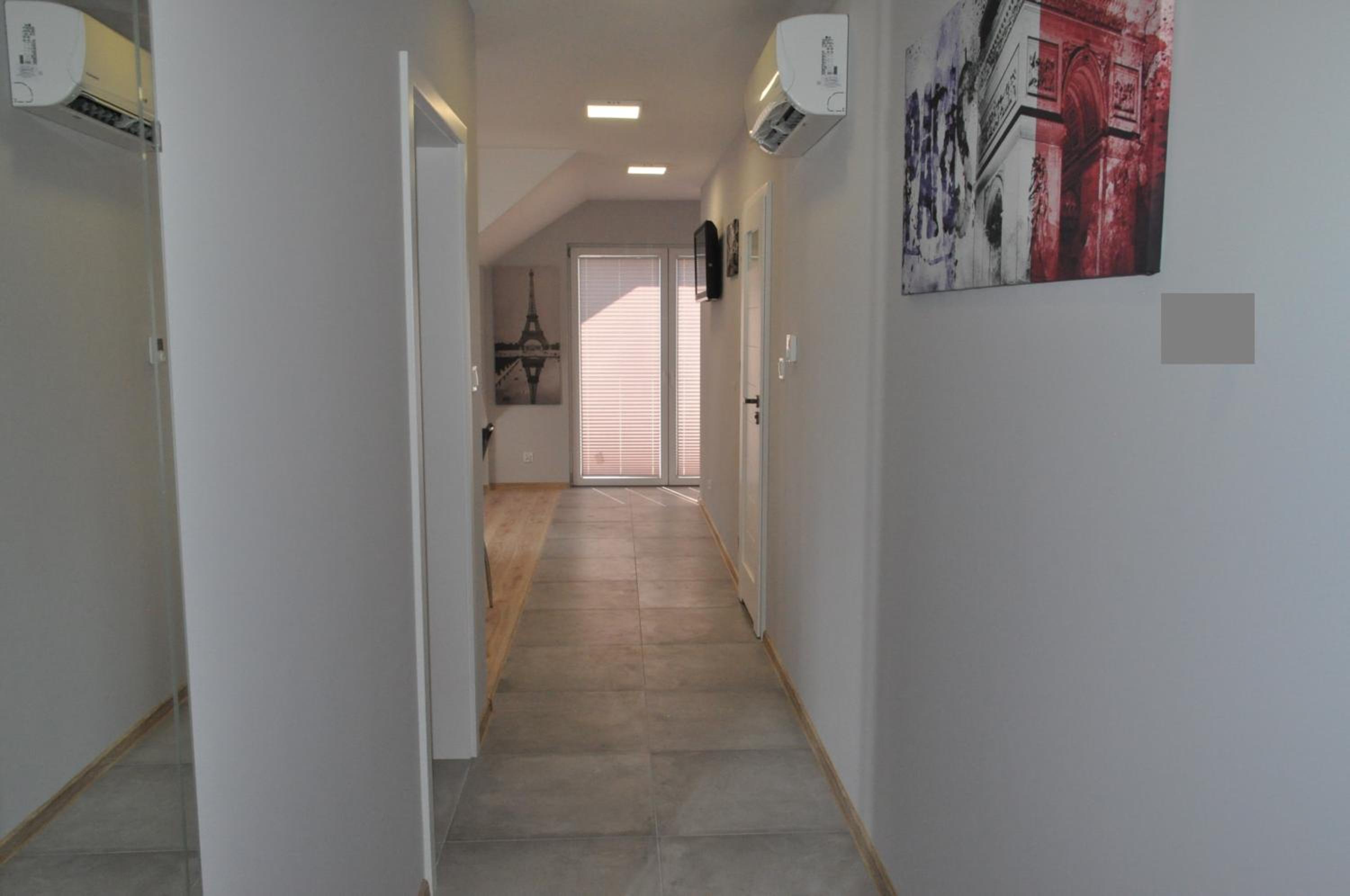 Apartment - Photo 17