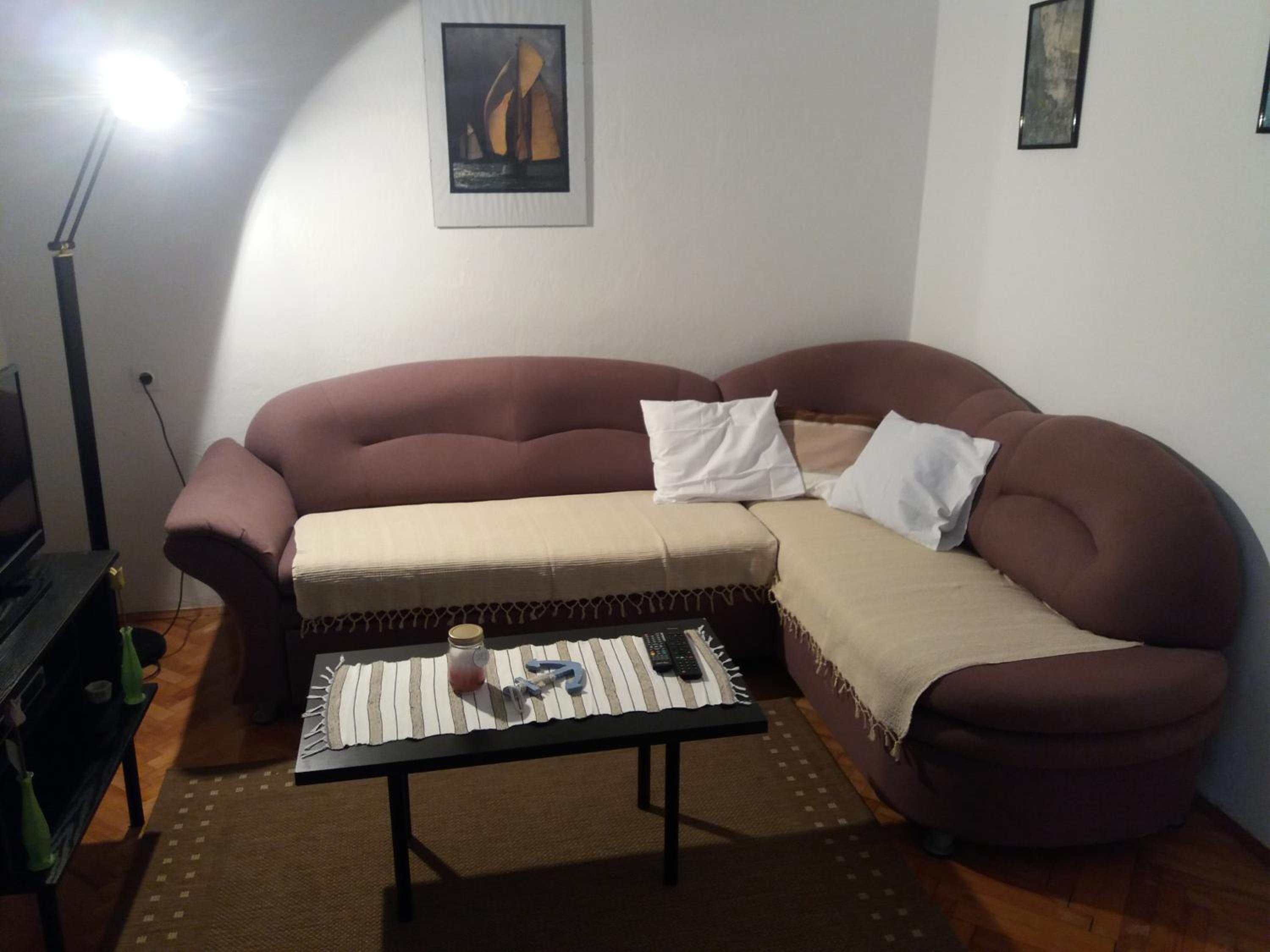 Apartment photo 2
