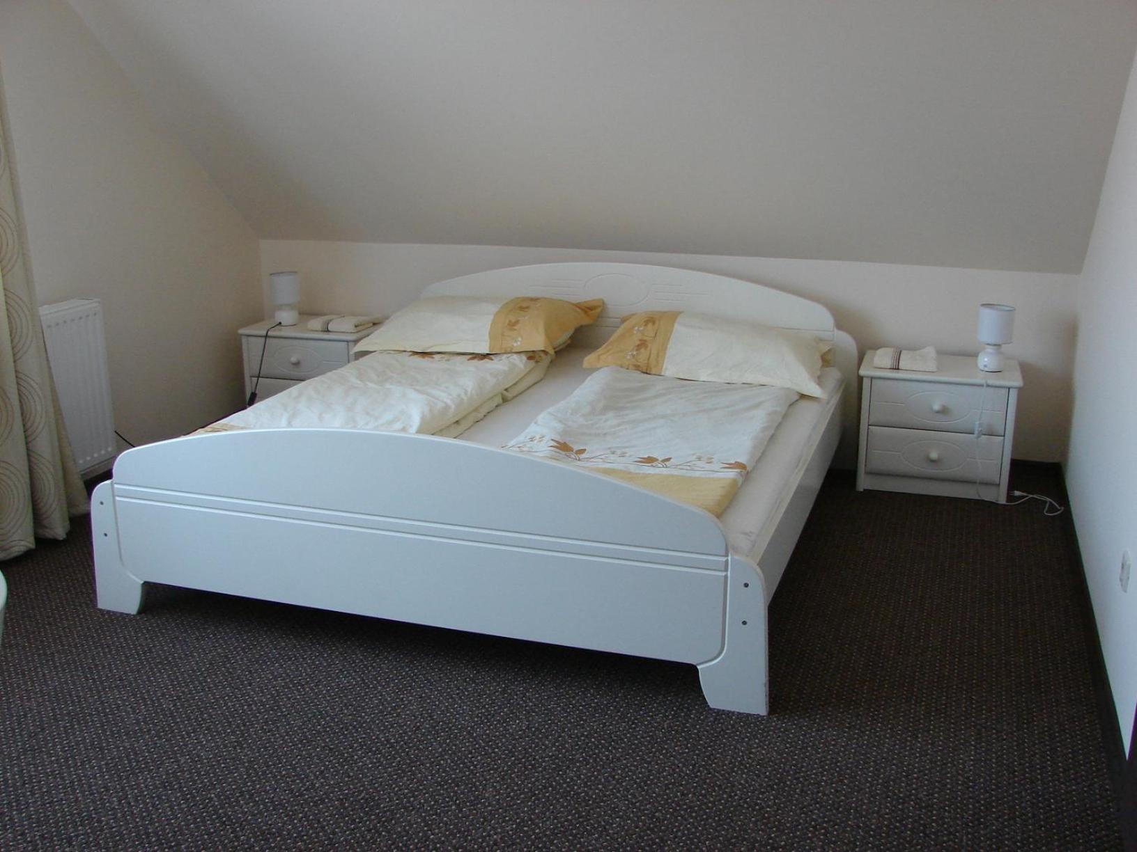 Double or Twin Room with Balcony - Photo 4