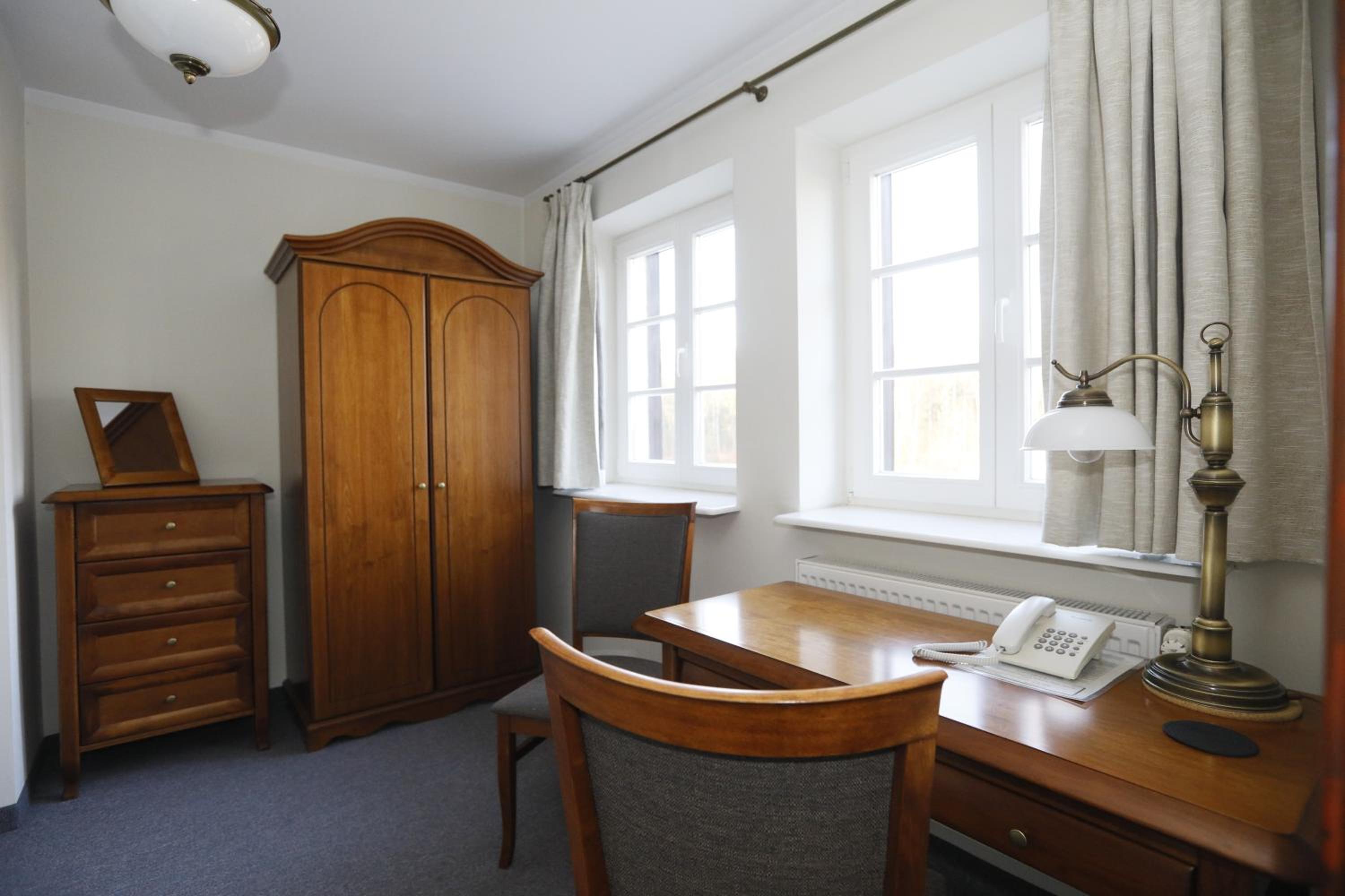 One-Bedroom Apartment - Photo 3