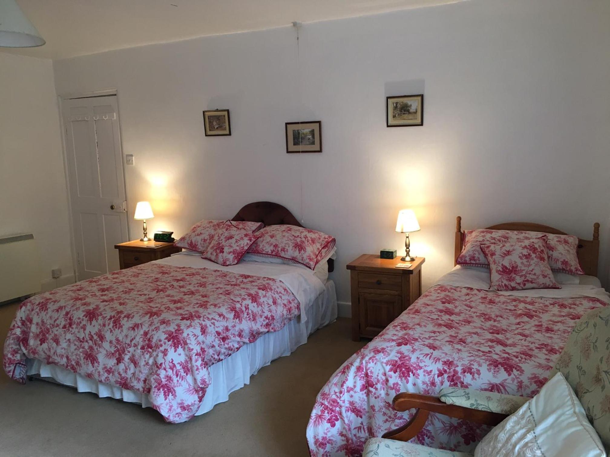 Triple Room with Private Bathroom photo 2
