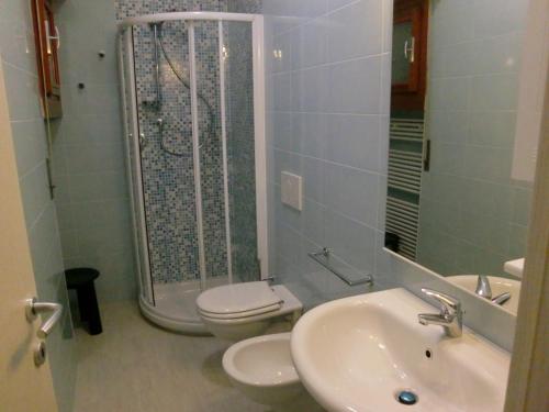Two-Bedroom Apartment with Balcony D27 photo 2