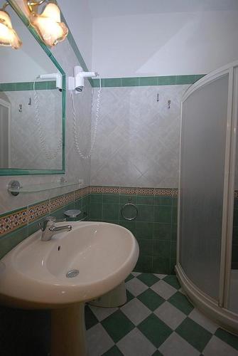 Economy Double Room photo 3