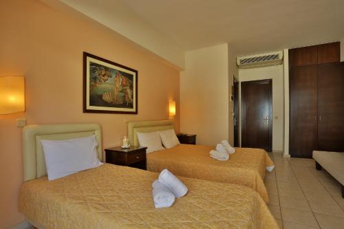 Triple Room with City View