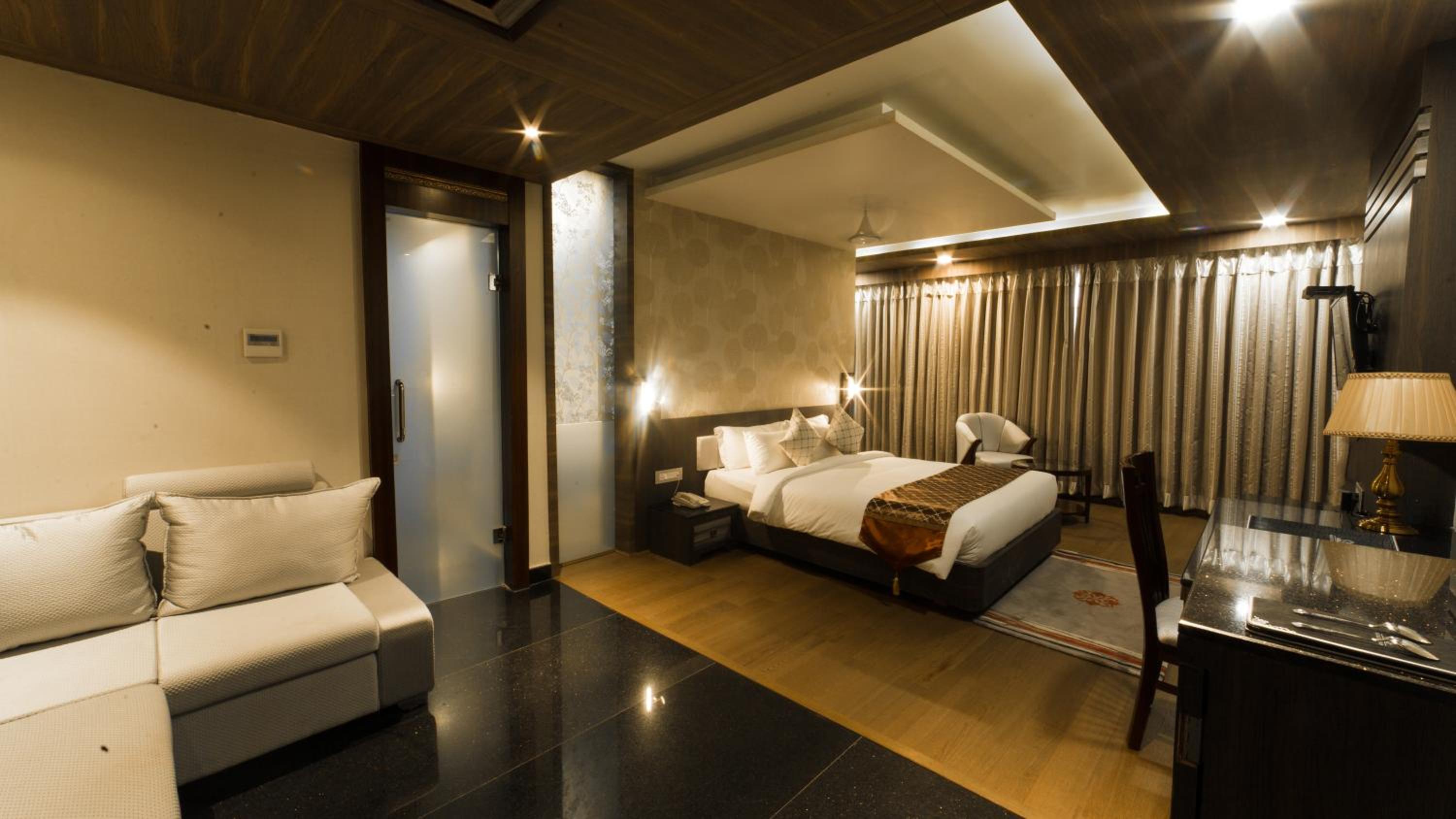 Costa Riviera Hotel