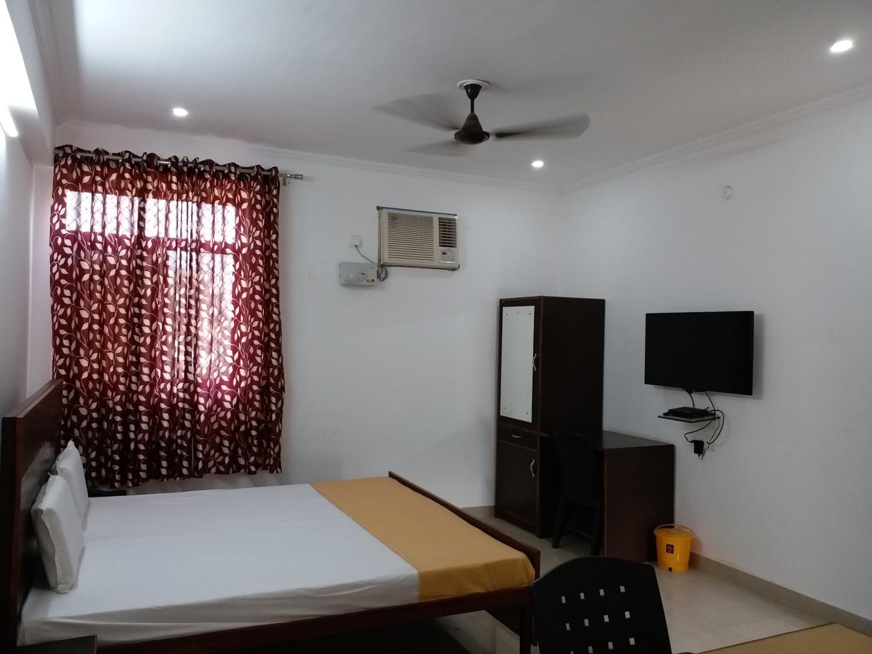 Deluxe Queen Room