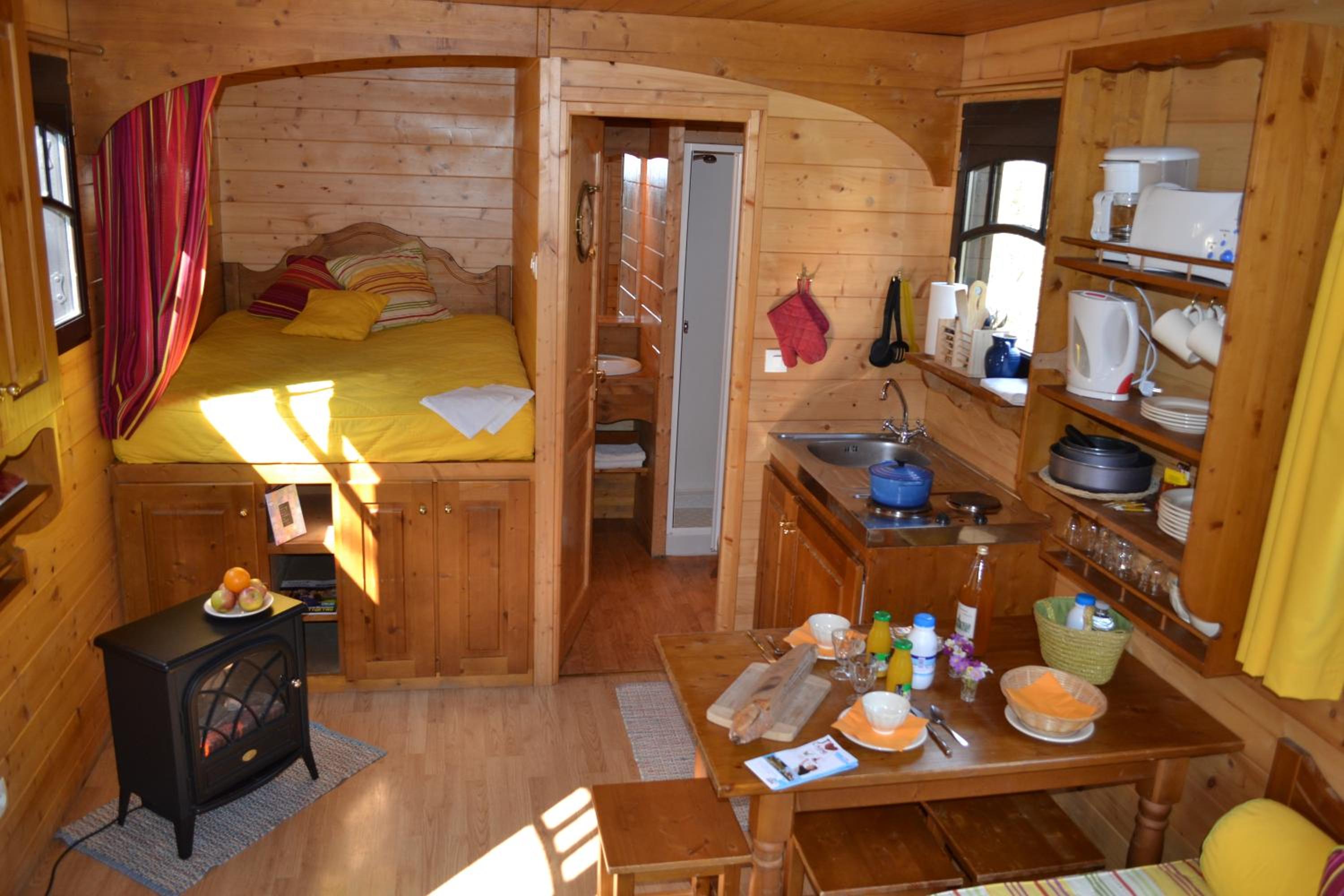 Wooden Caravan - Photo 1
