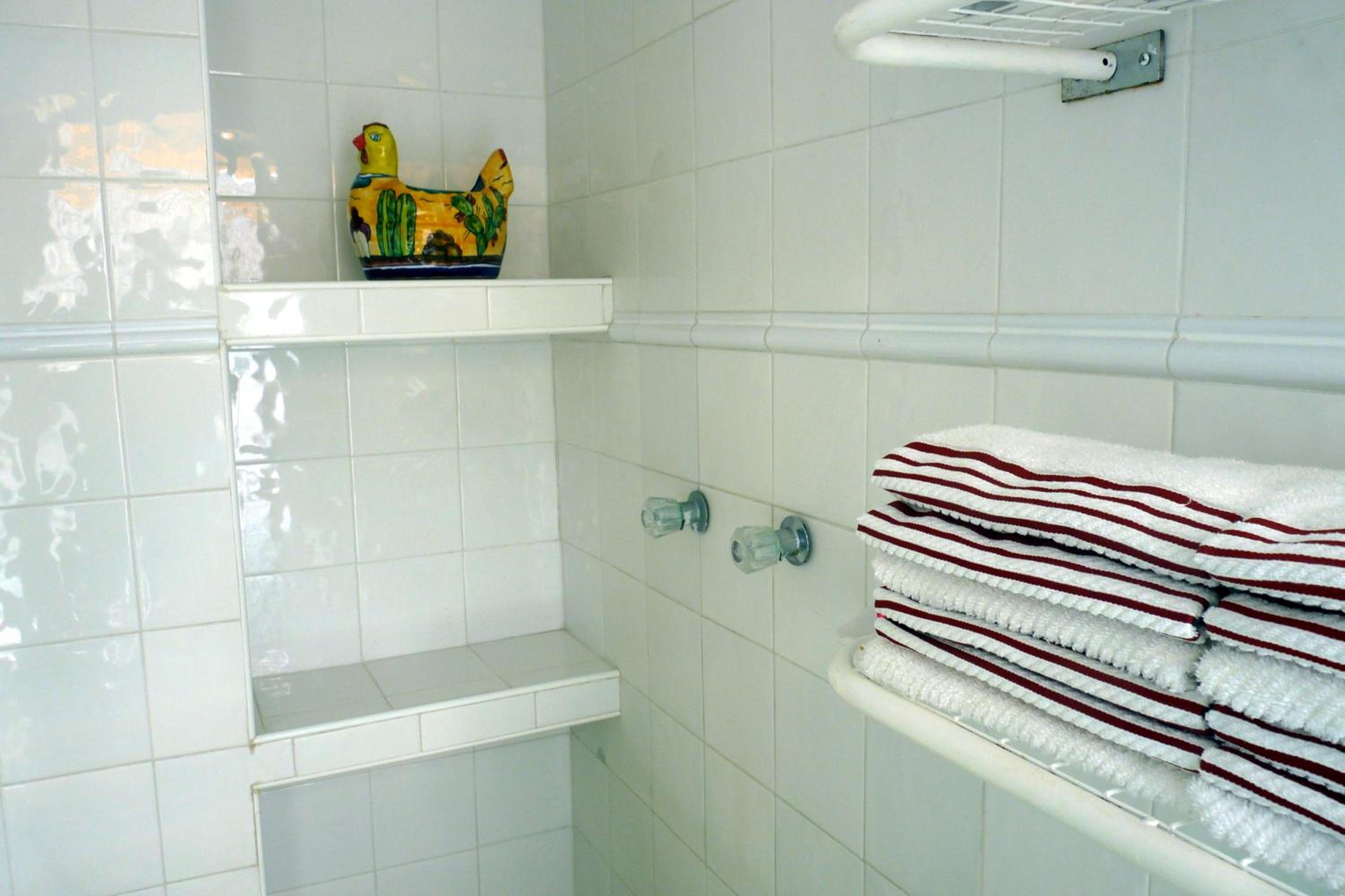 Studio Apartment - Photo 4