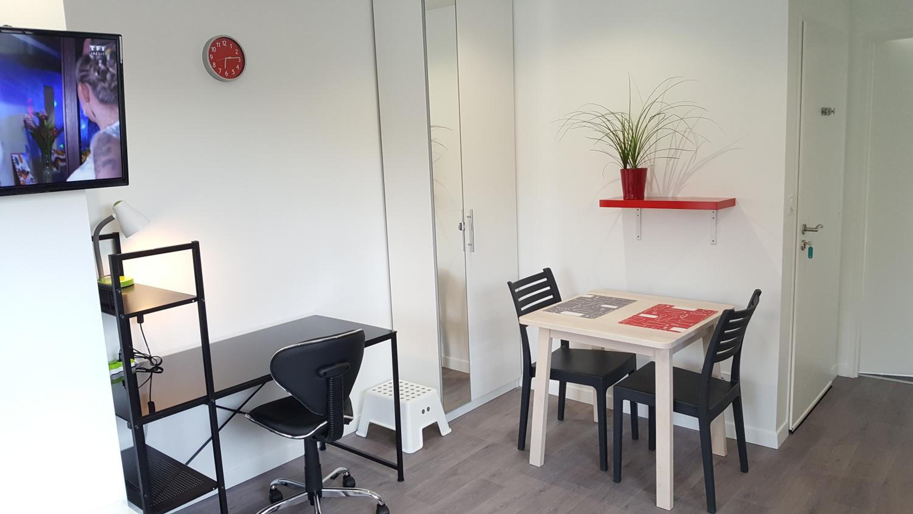 Studio Apartment