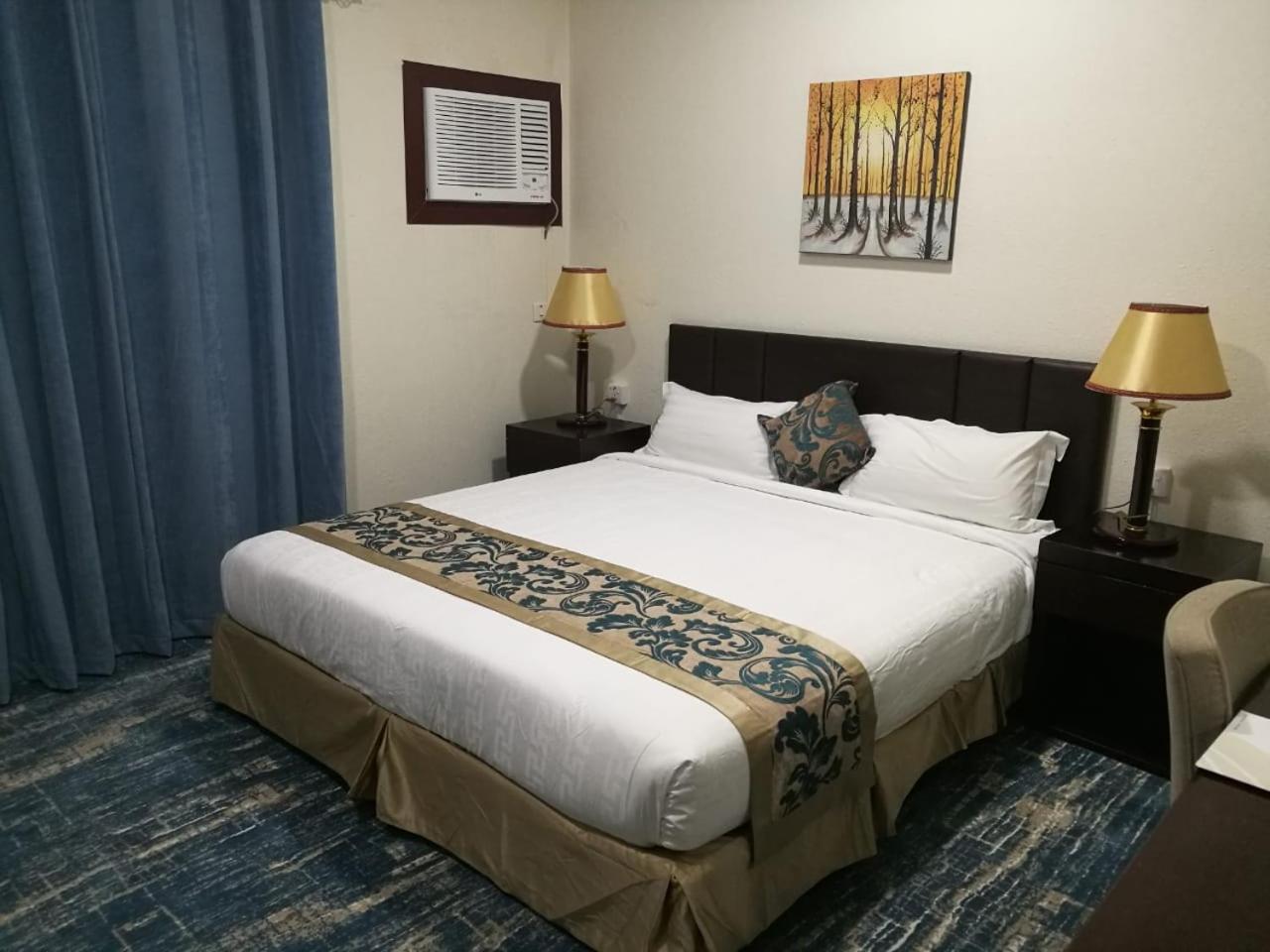Twin Room with Private External Bathroom photo 3