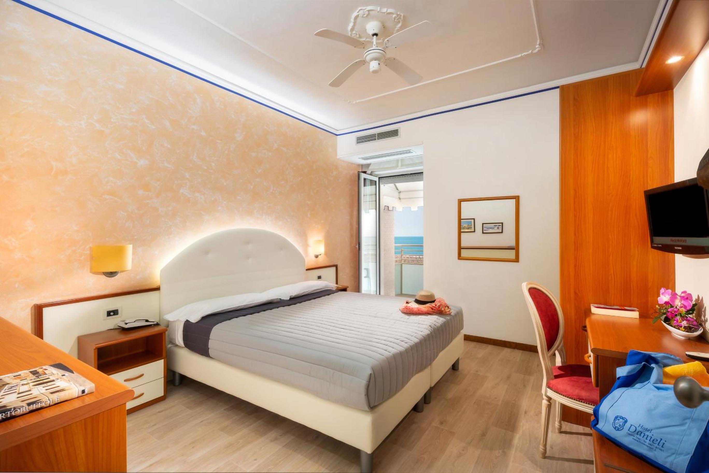 Standard Double Room with Sea View photo 1