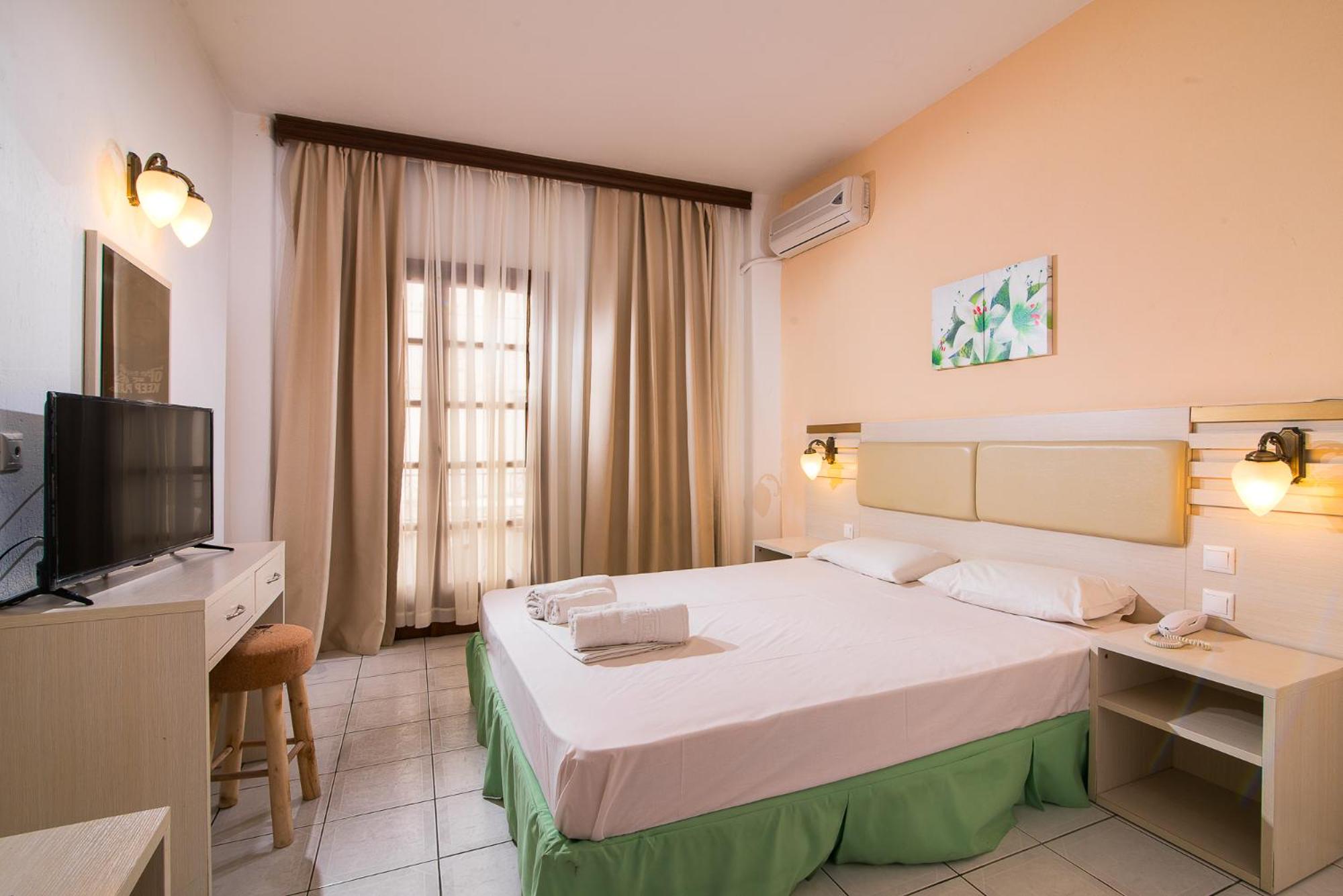 Economy Double Room - Semi Basement