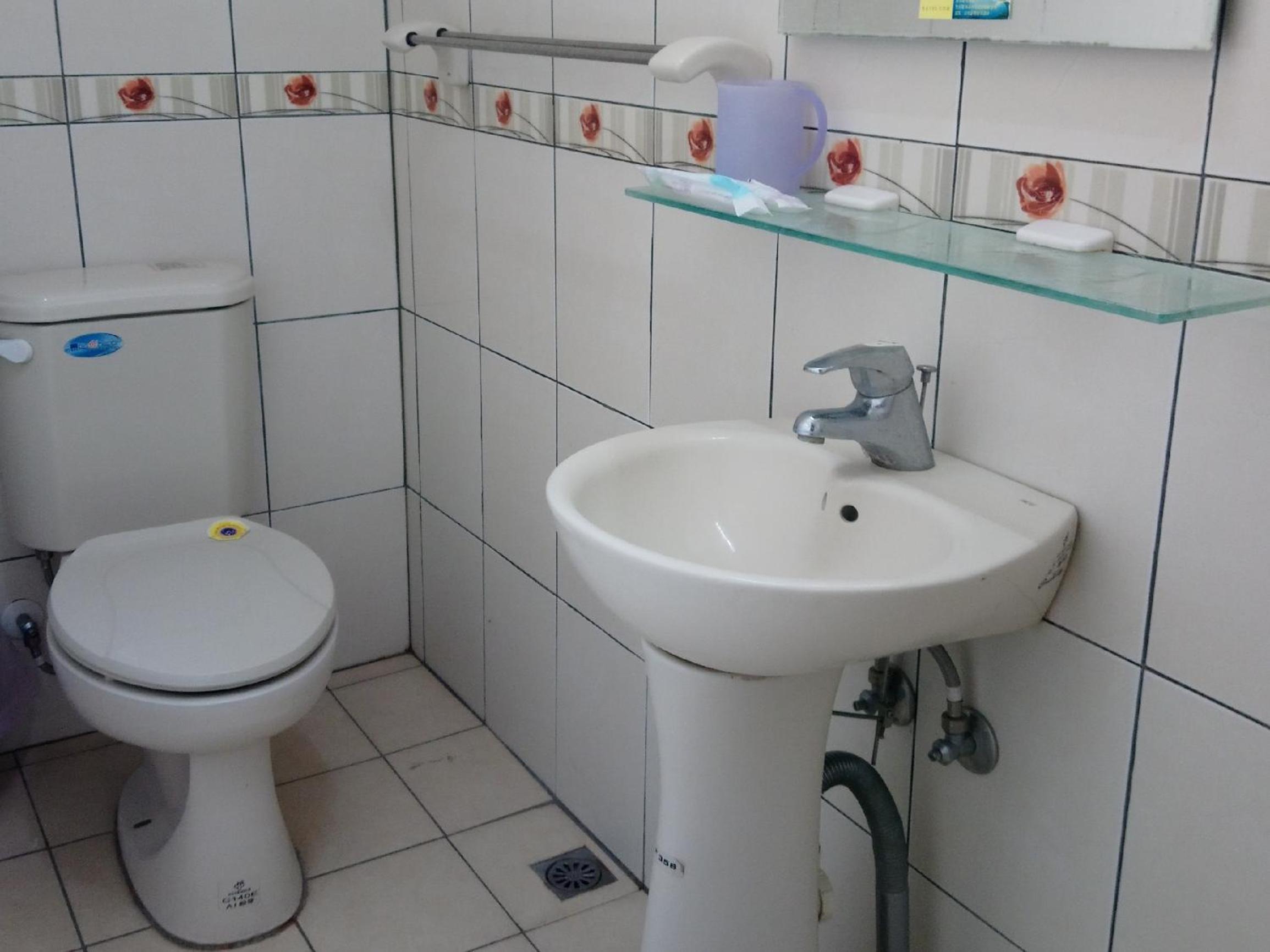 Twin Room with Shared Bathroom photo 3