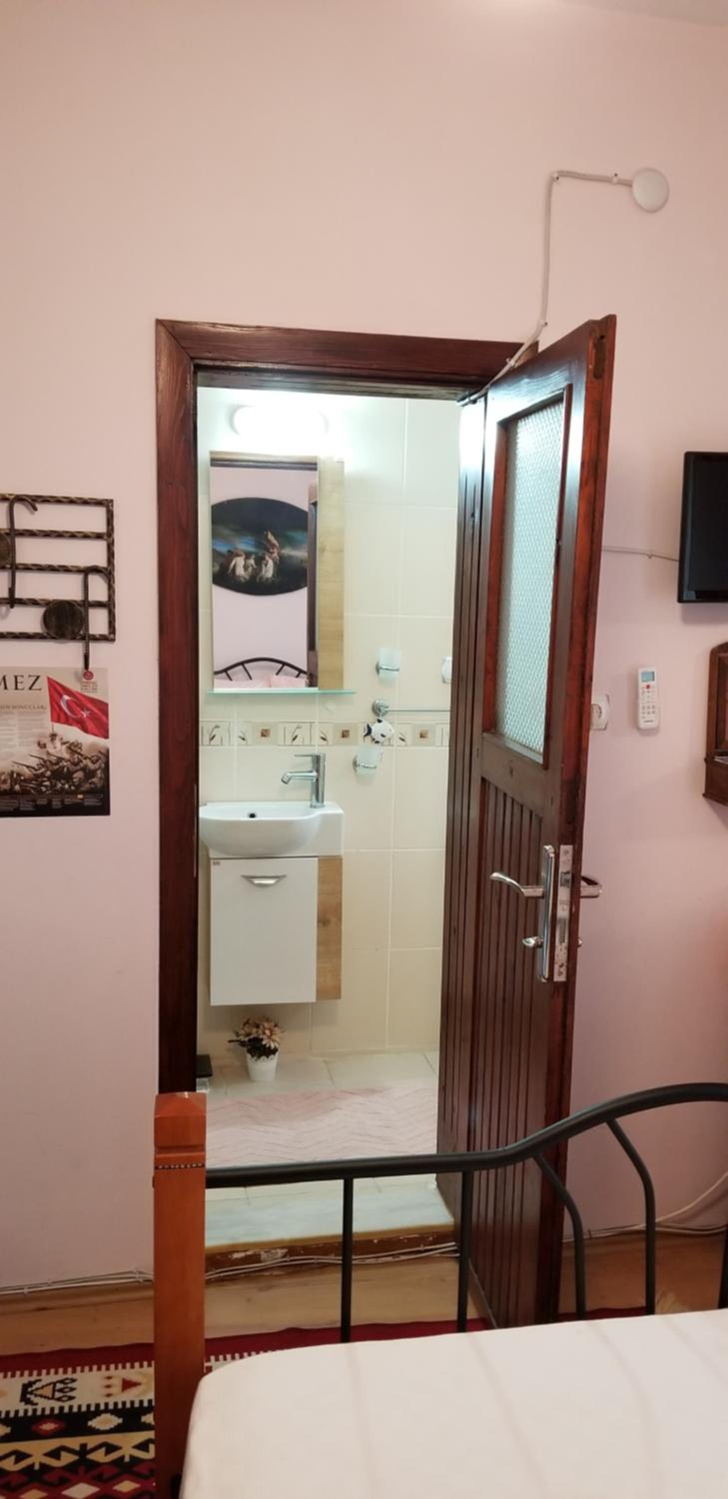Double Room with Private Bathroom photo 2