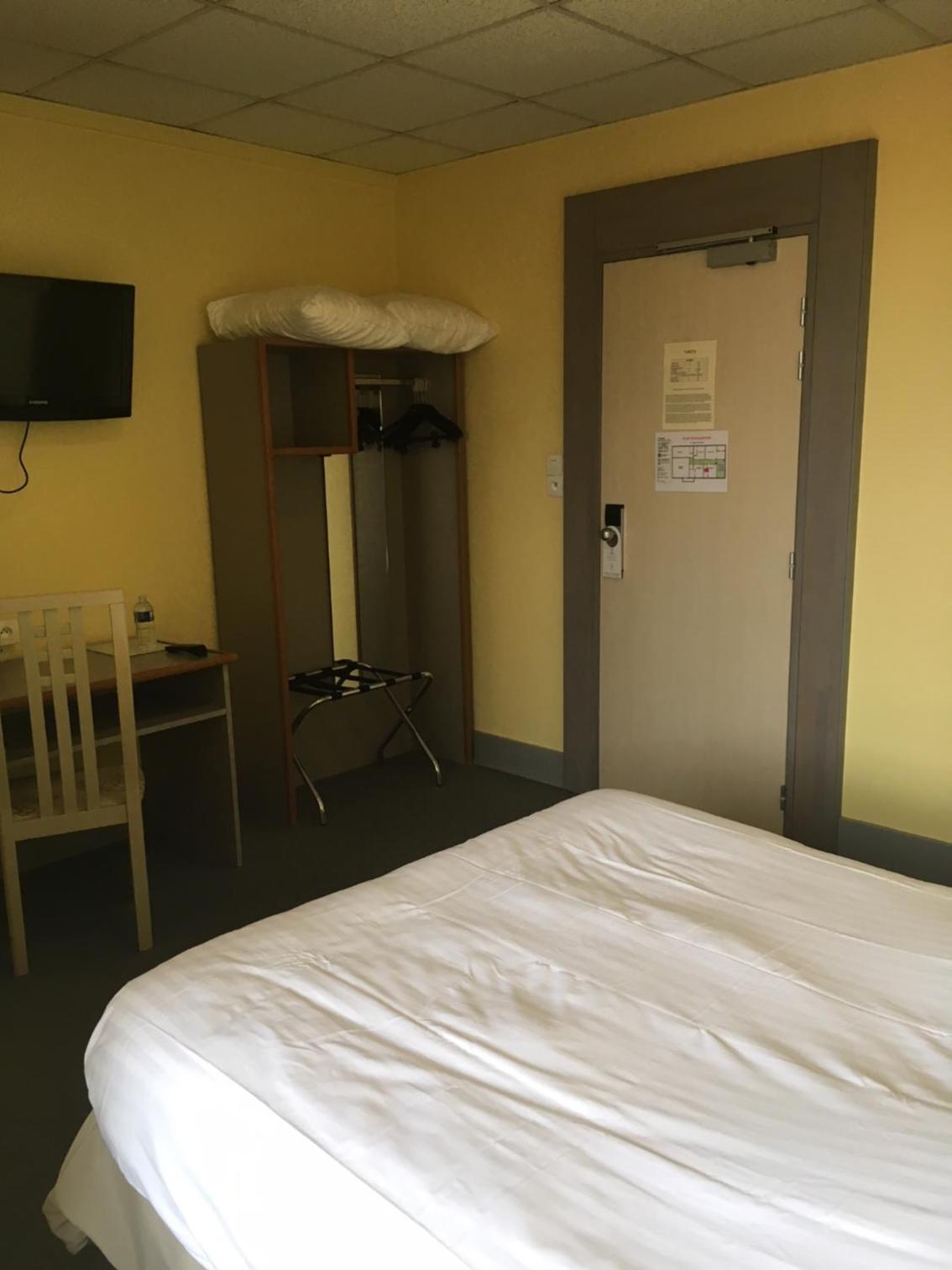Standard Double Room photo 2
