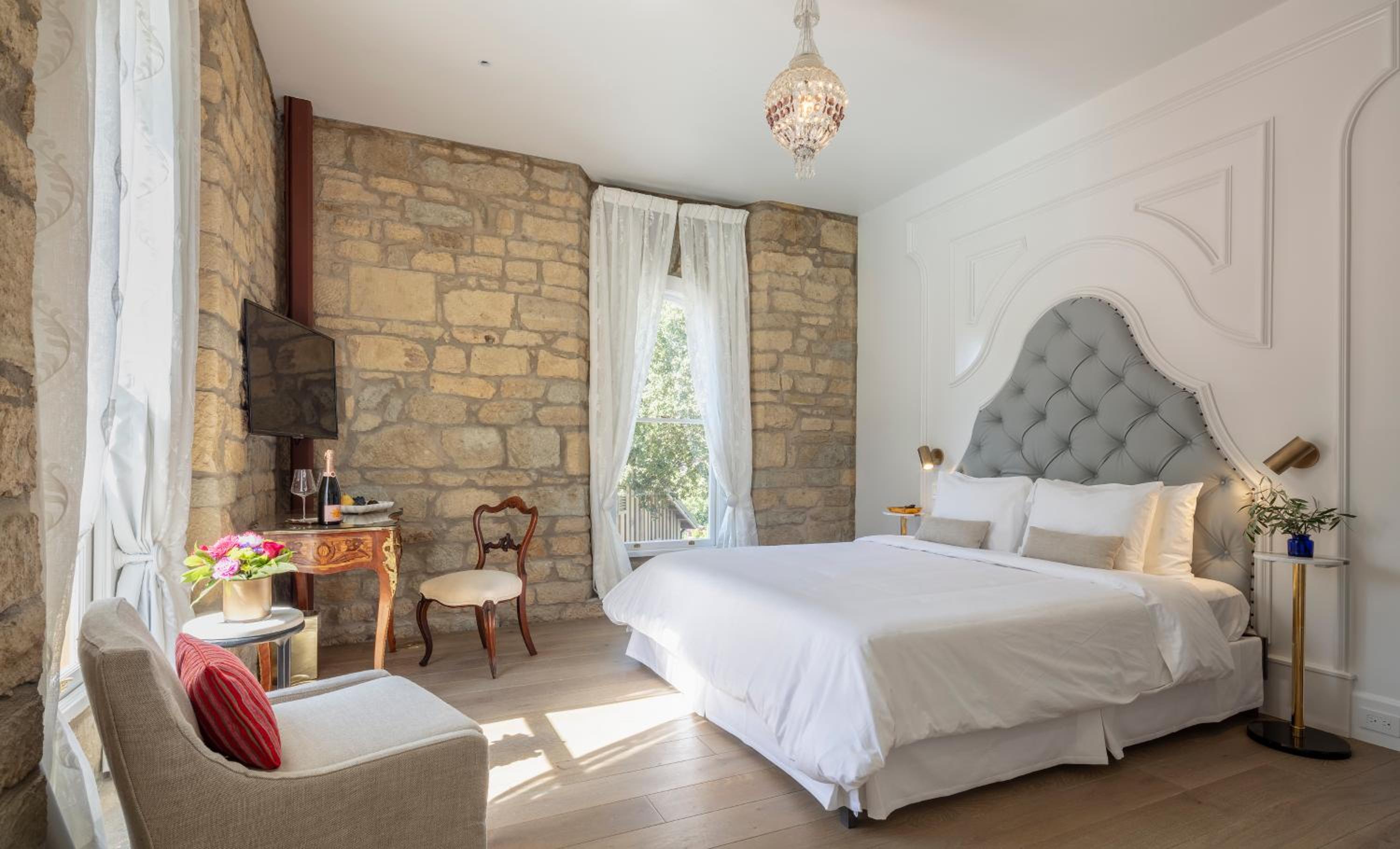 Deluxe King Room photo 1