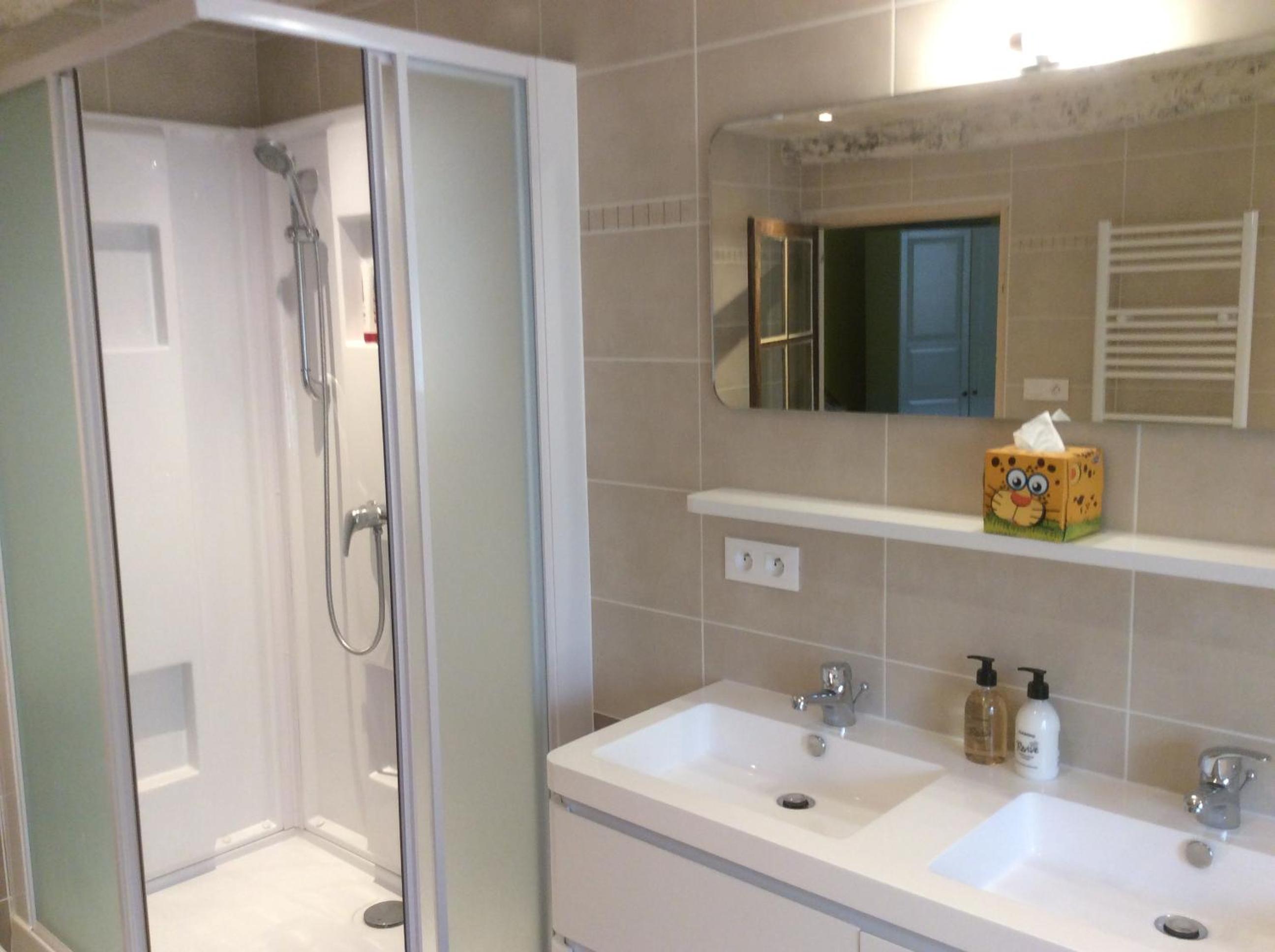 Large Double Room photo 2