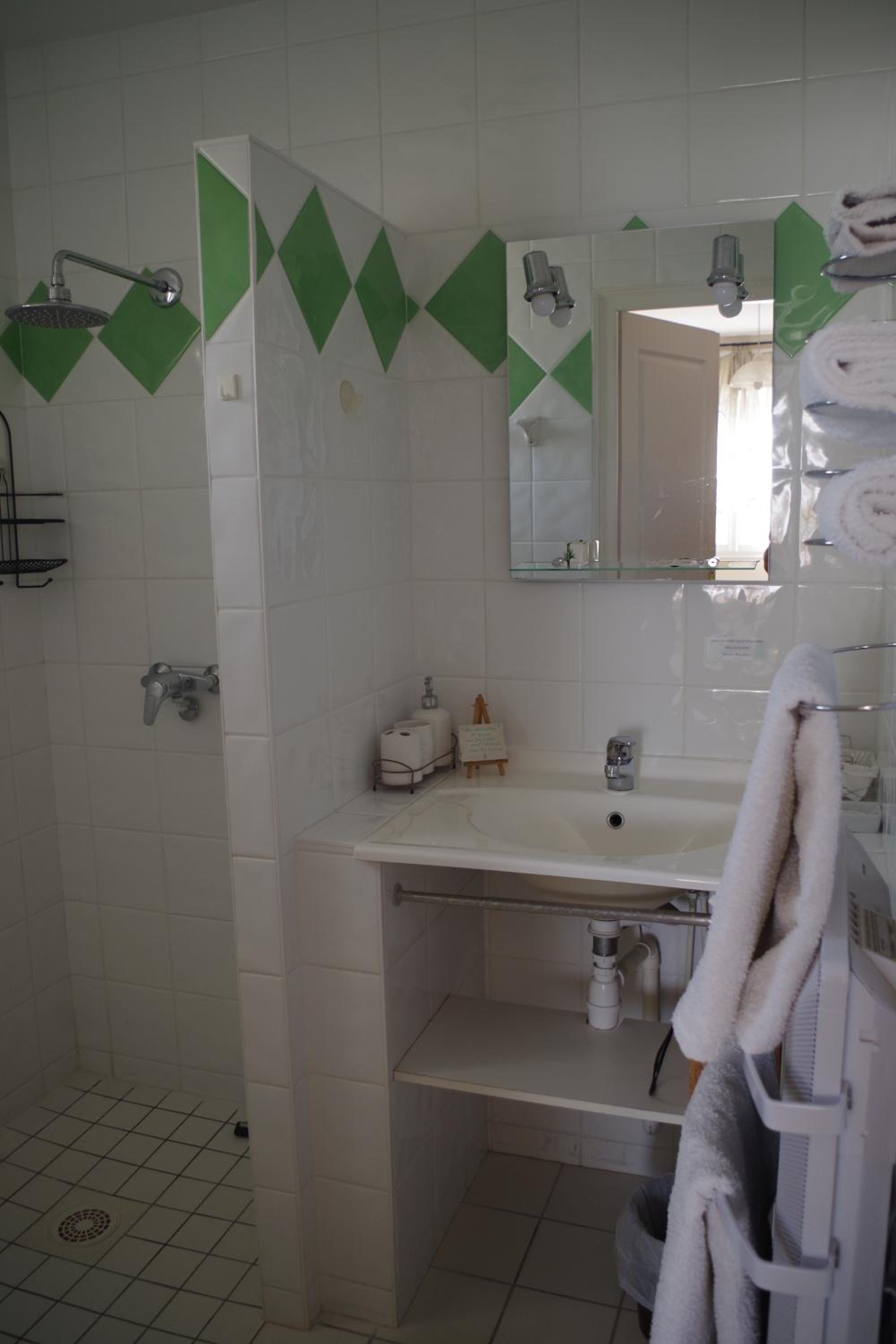 Double Room with Extra Bed - Photo 4