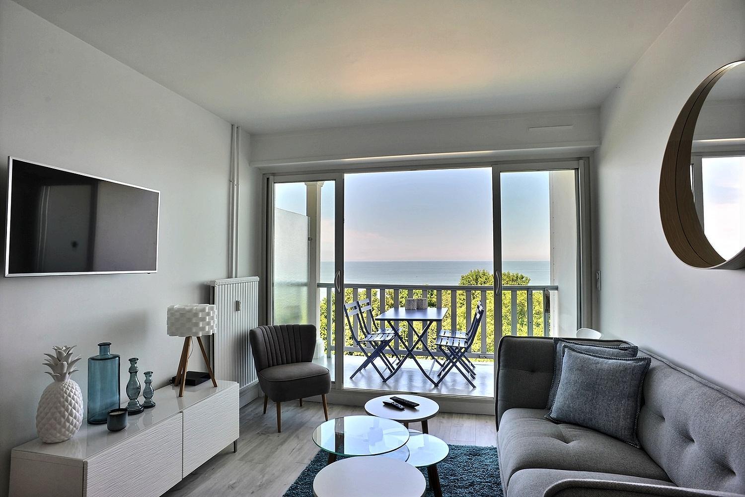 Apartment with Sea View photo 1