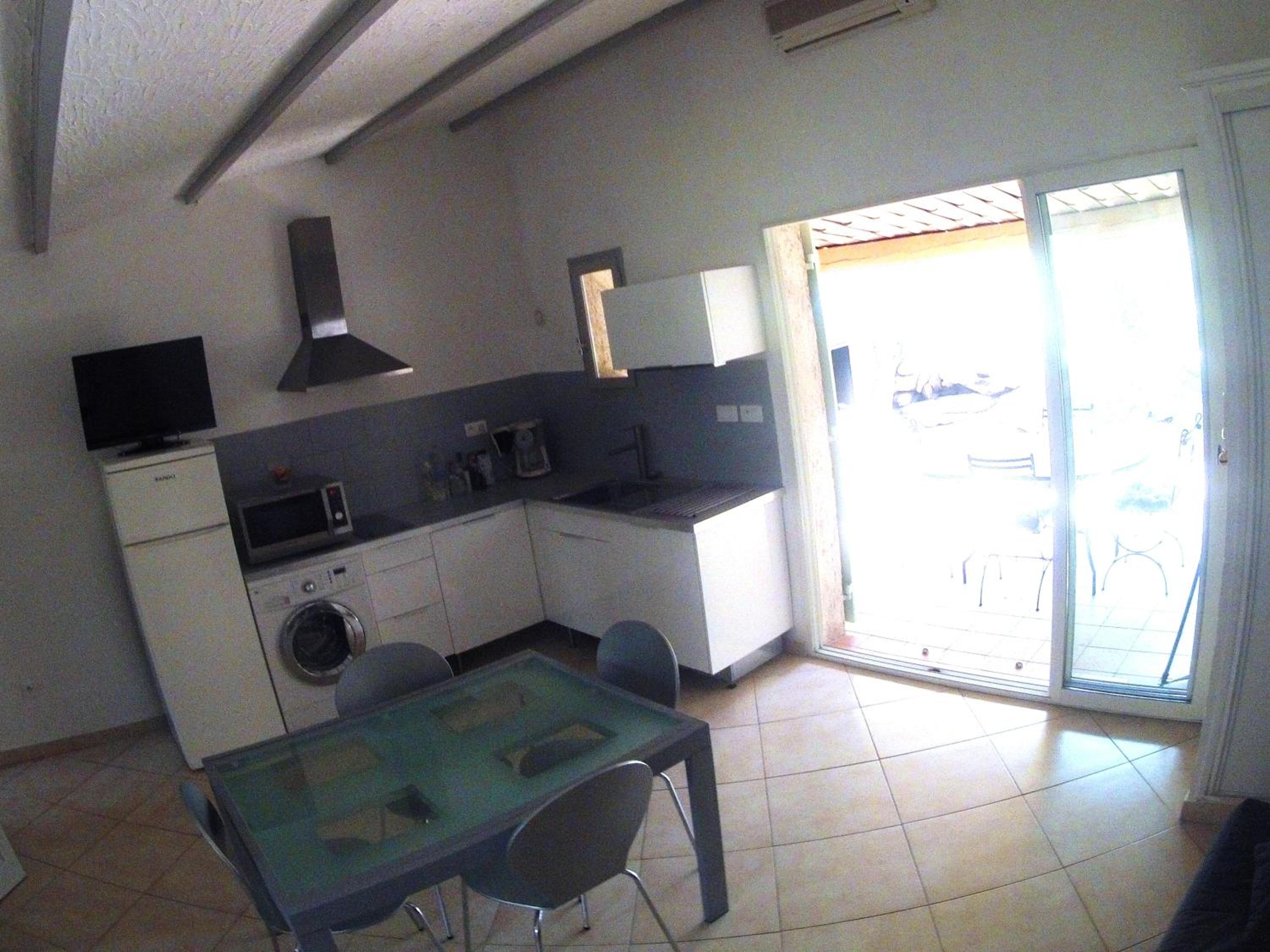 One-Bedroom Apartment photo 3
