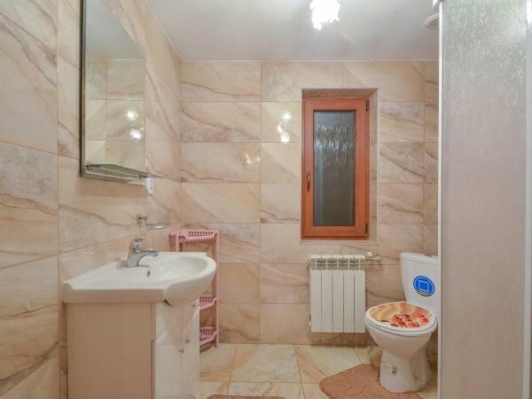 Triple Room with Bathroom - Photo 2