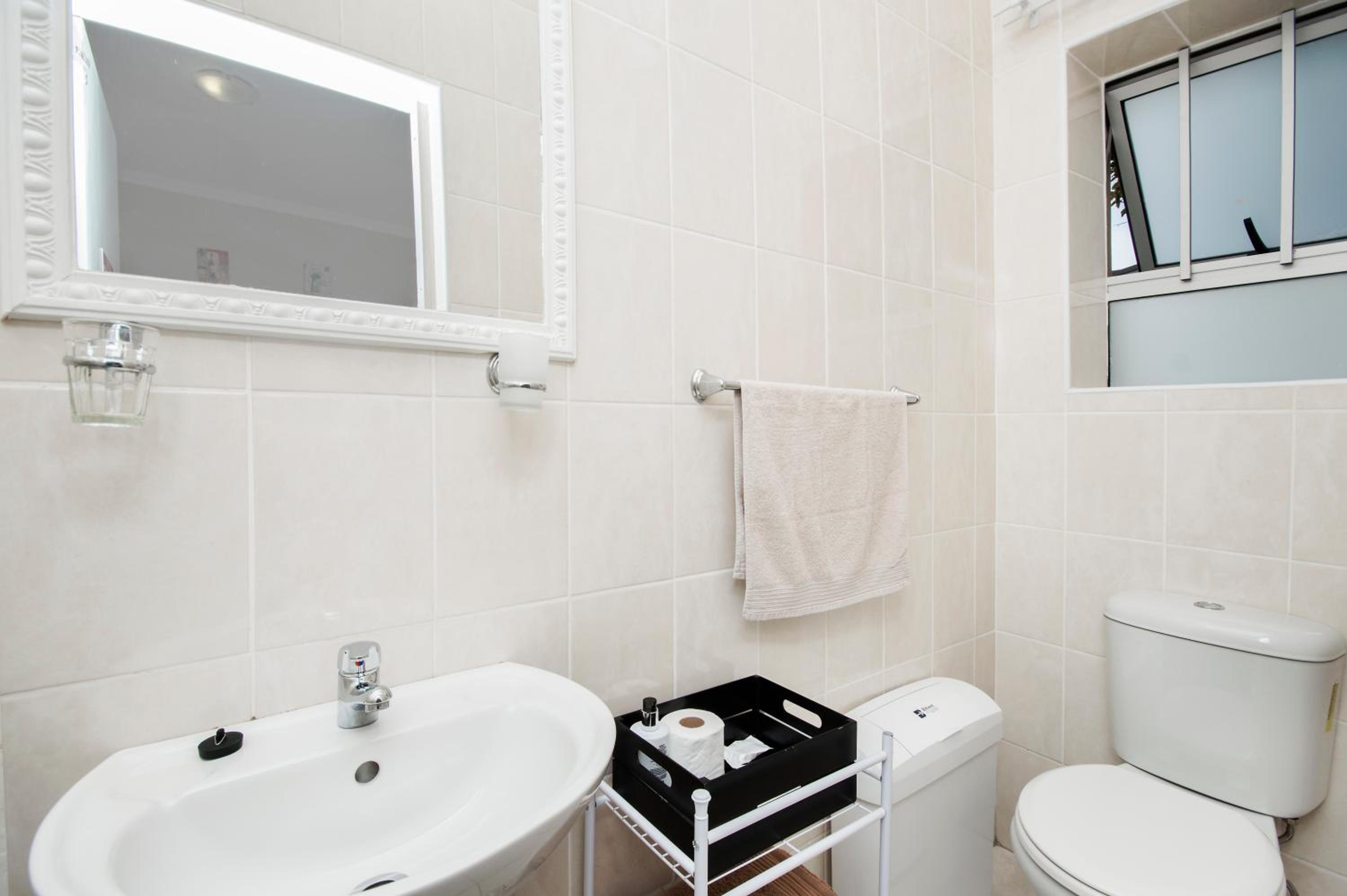 Deluxe Double Room with Shower photo 3