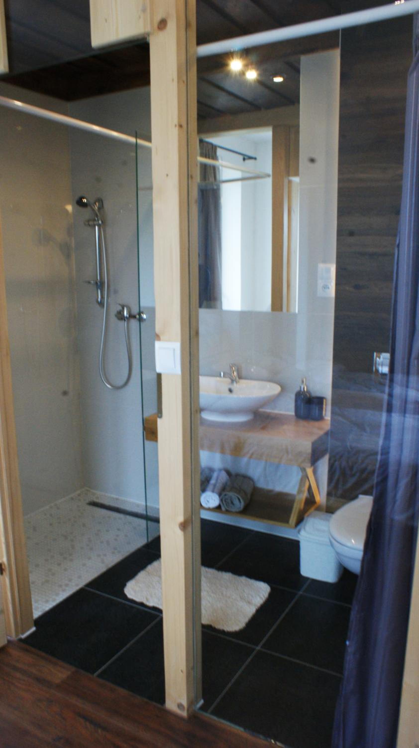 Triple Room with Private Bathroom photo 3