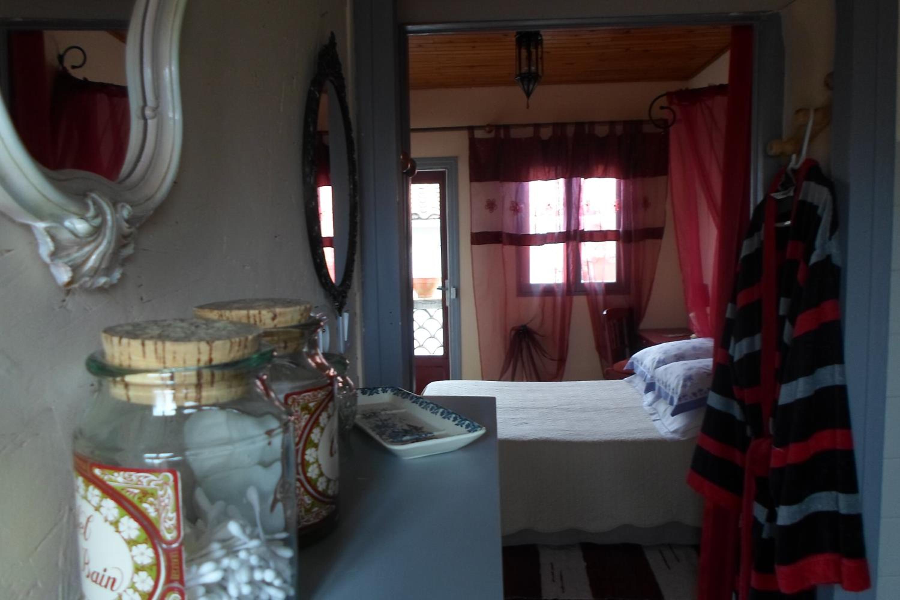 Double Room with Private Bathroom photo 2