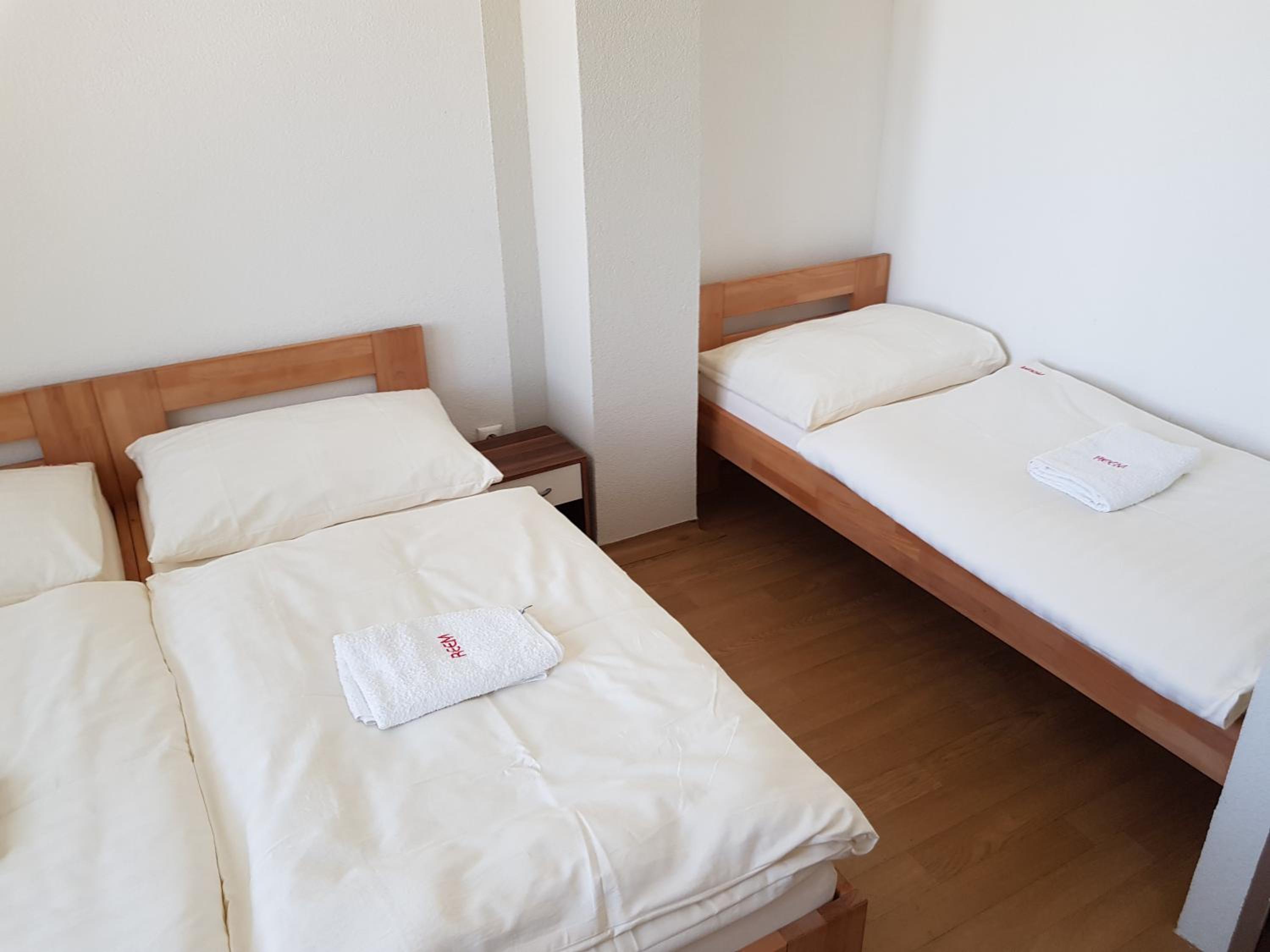 Room 2 : Standard Triple Room