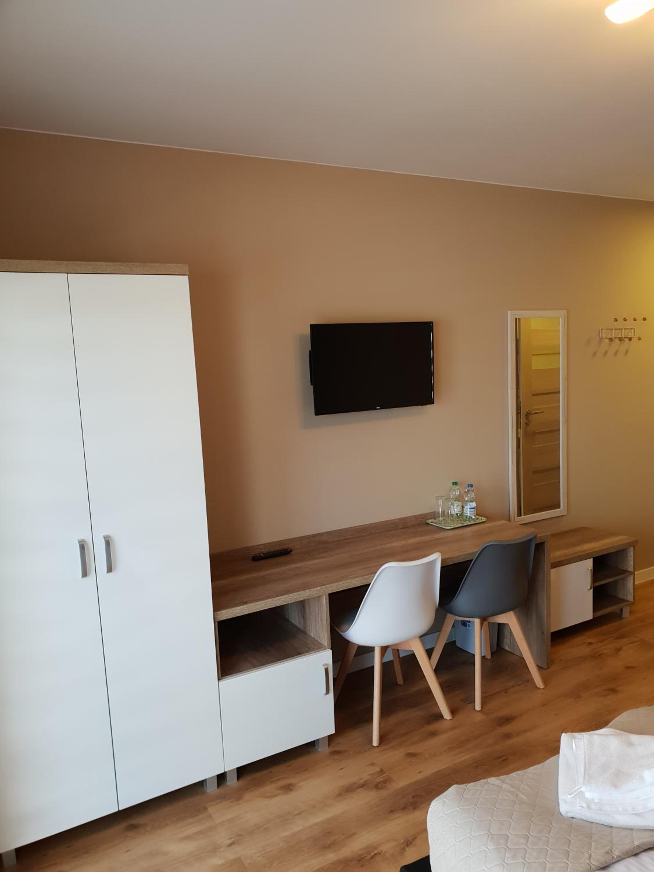 Standard King Room photo 2