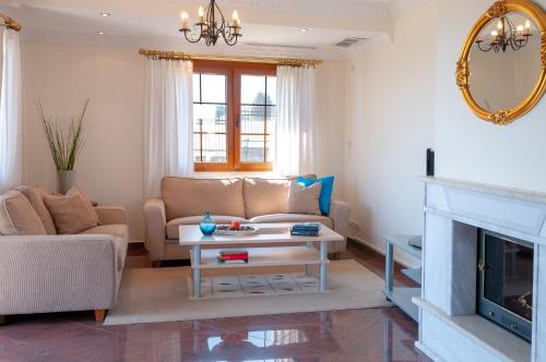 Three-Bedroom Villa photo 1