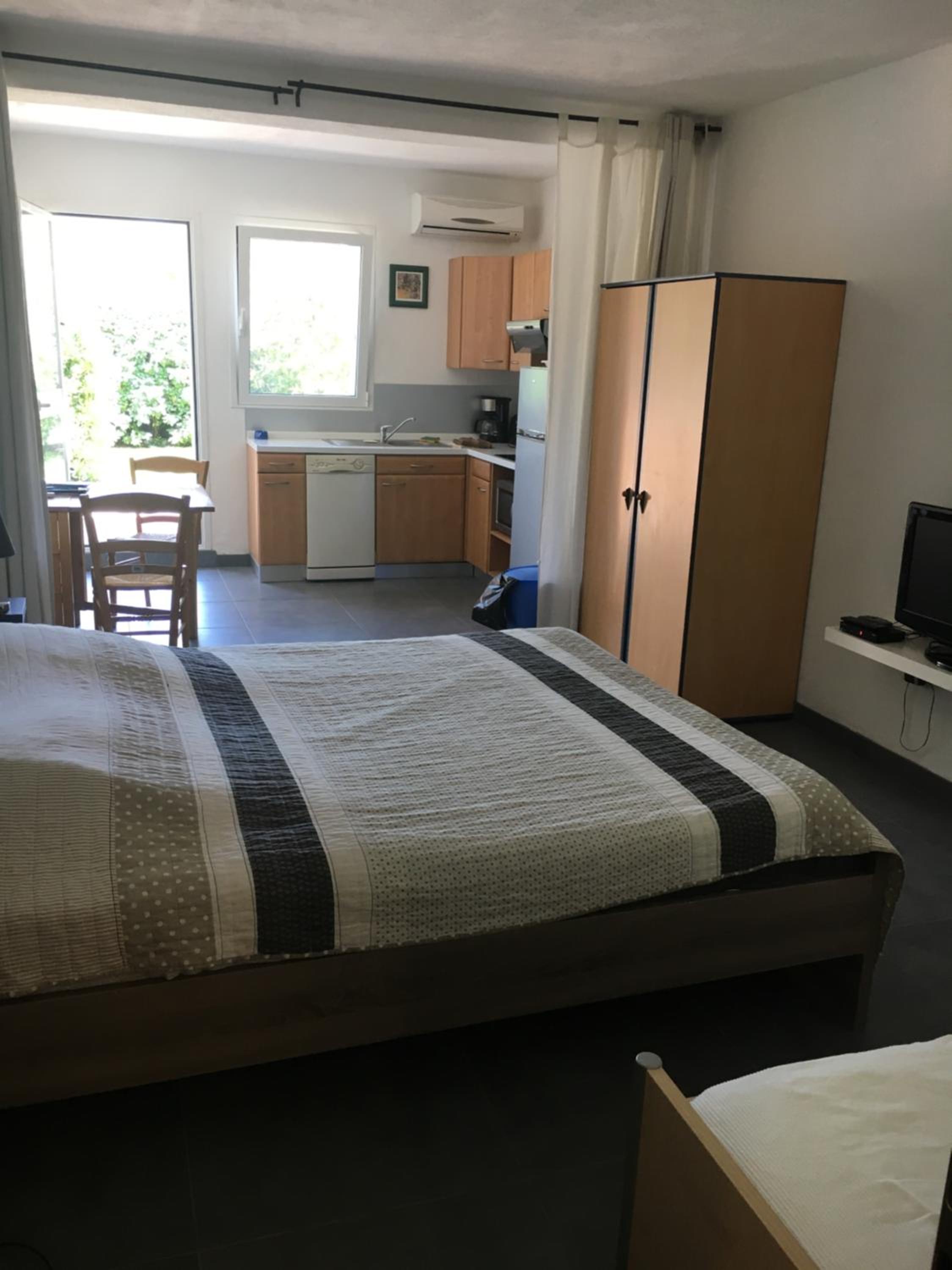 Studio Apartment