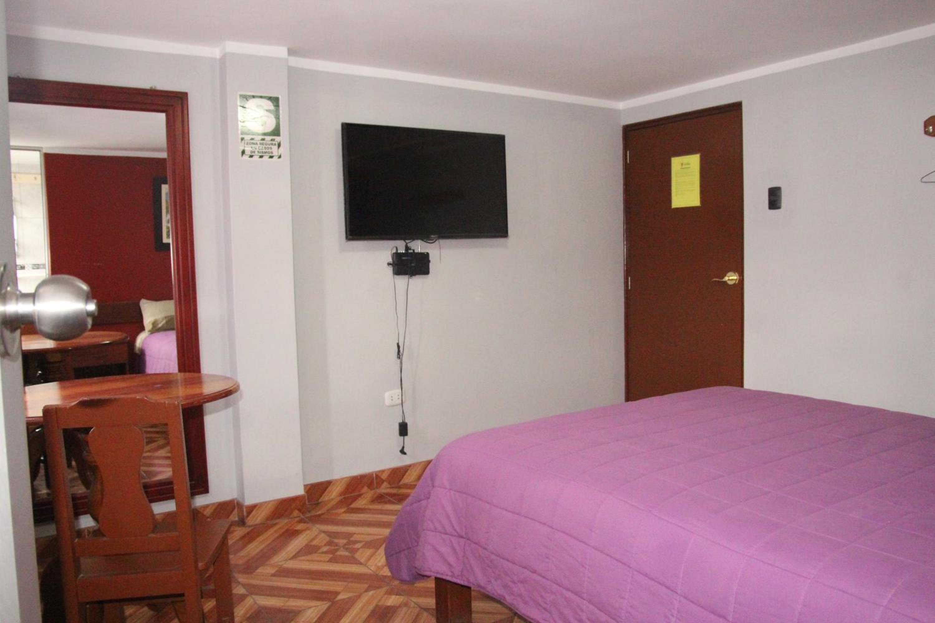 Deluxe Family Room photo 3