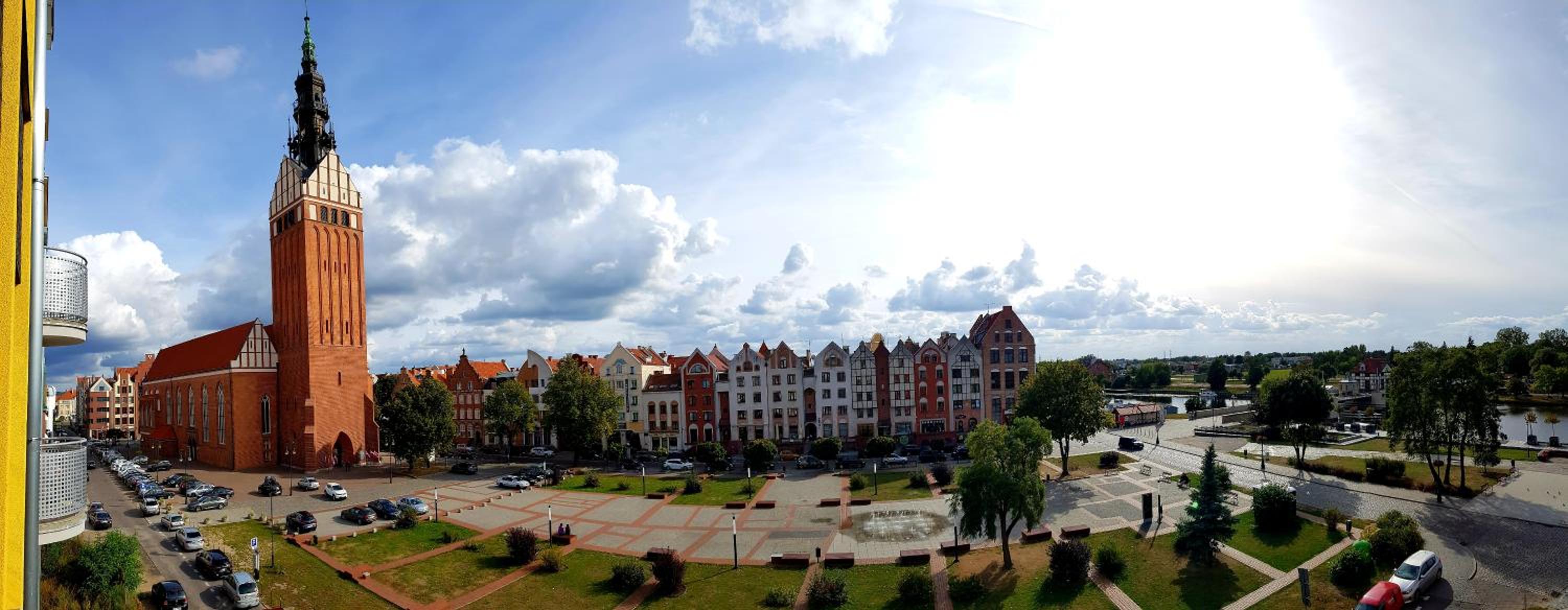 One-Bedroom Apartment with Balcony and City View - Photo 10