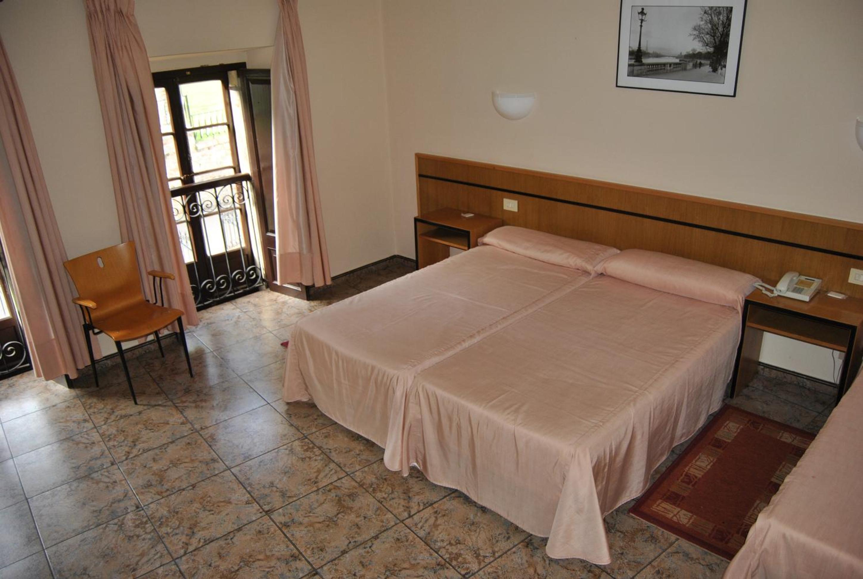 Double or Twin Room photo 1